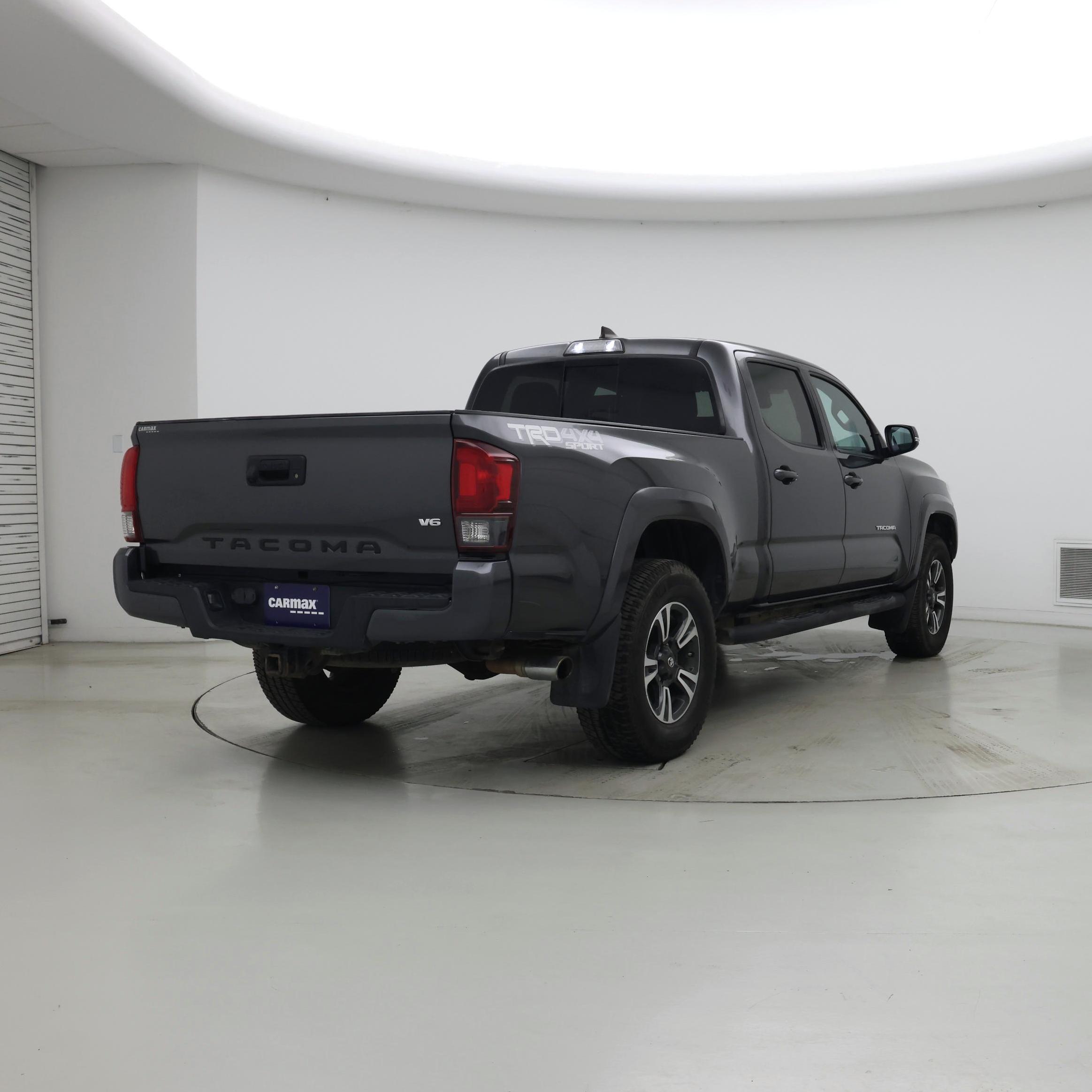 Thumbnail: 2019 Toyota Tacoma - 8