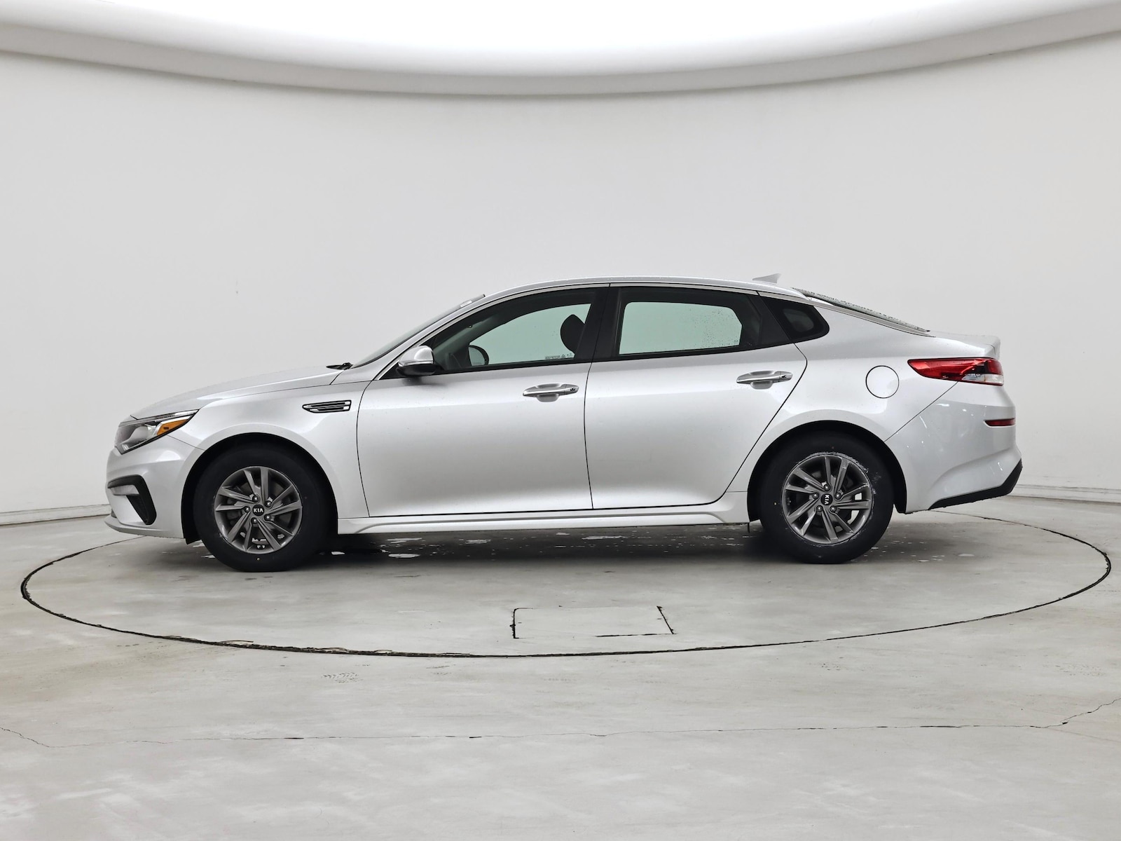 2020 Kia Optima LX - Photo 4