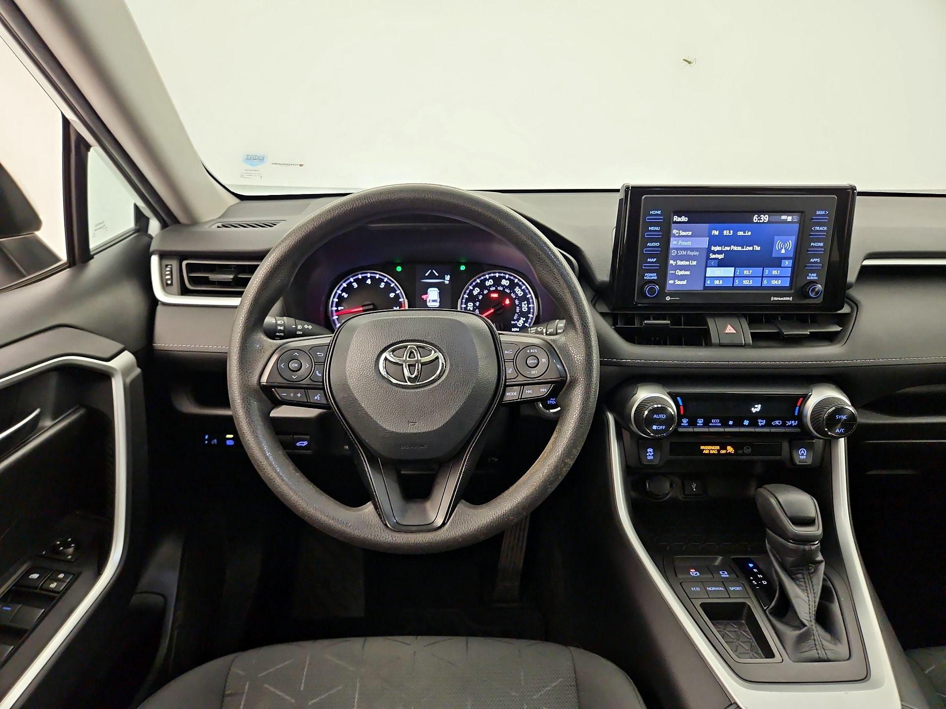 Thumbnail: 2021 Toyota RAV4 - 10