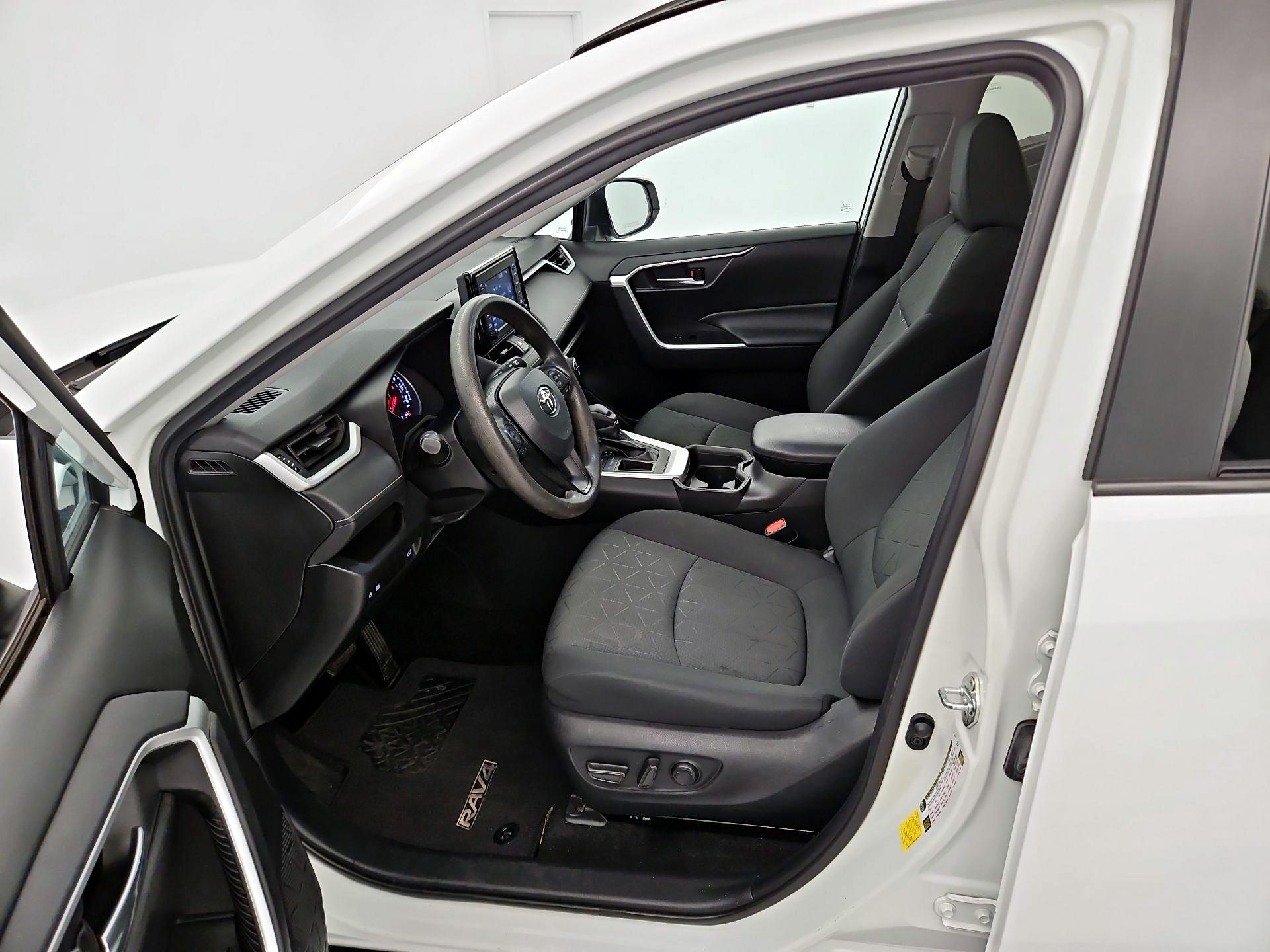 Thumbnail: 2021 Toyota RAV4 - 11