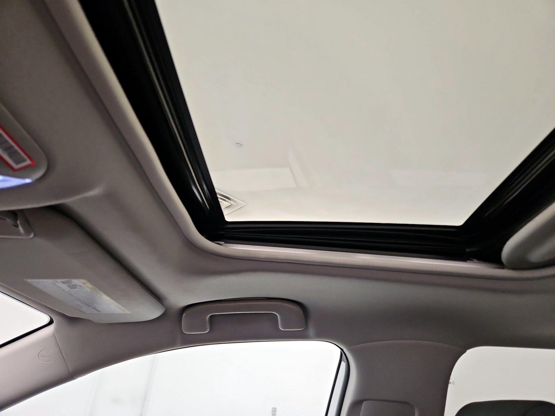 Thumbnail: 2021 Toyota RAV4 - 19