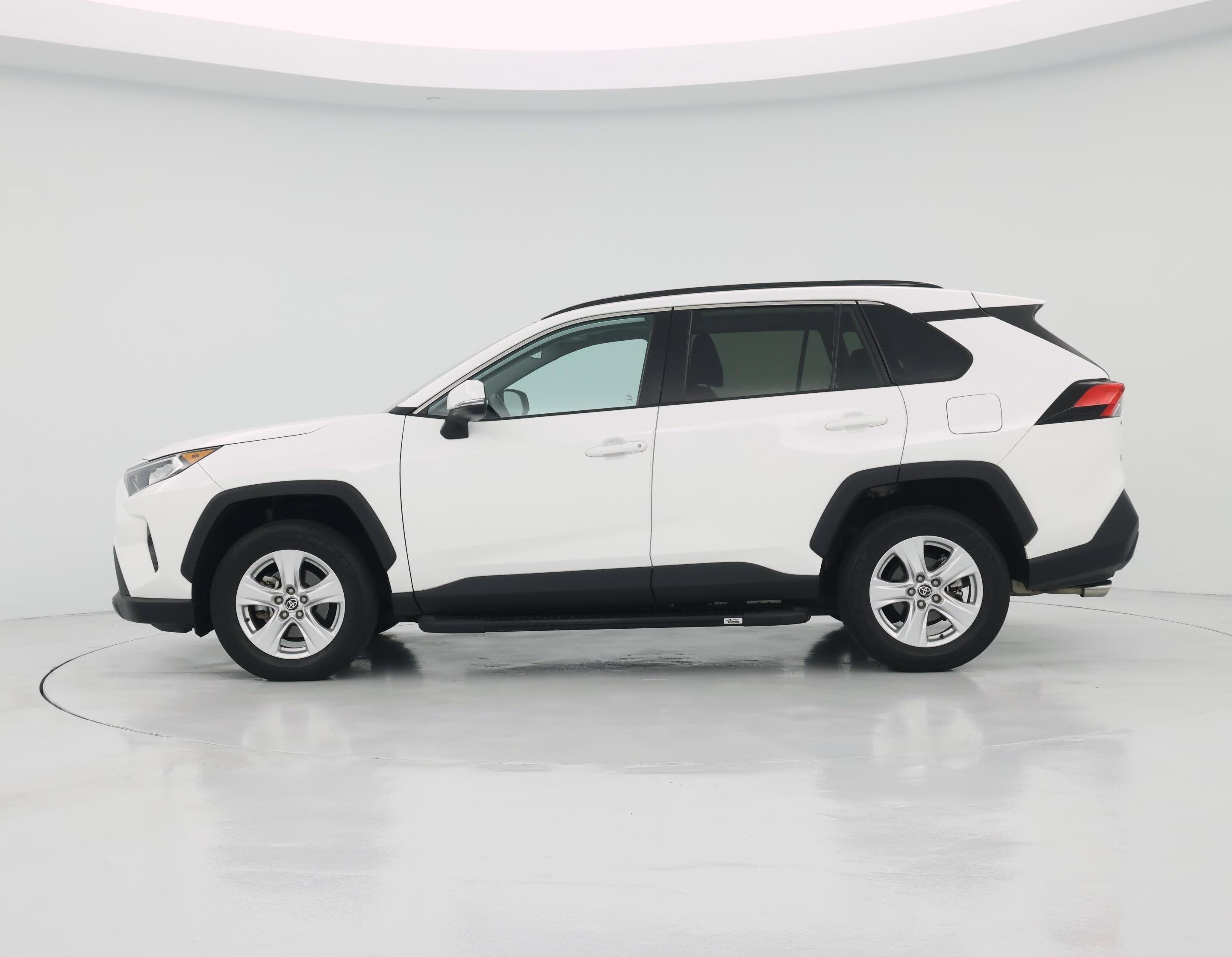 Thumbnail: 2021 Toyota RAV4 - 3