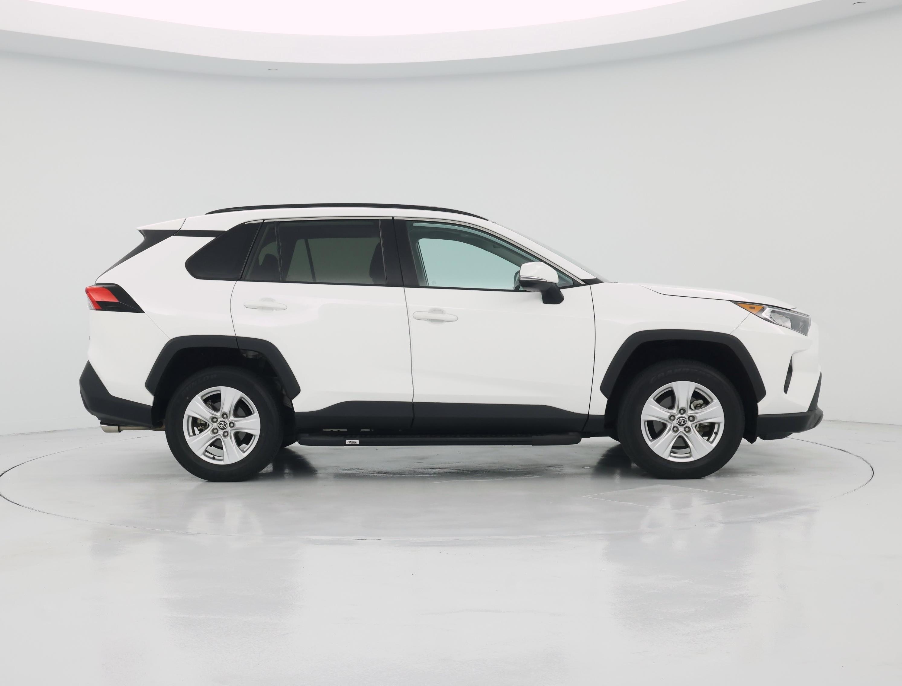 Thumbnail: 2021 Toyota RAV4 - 7