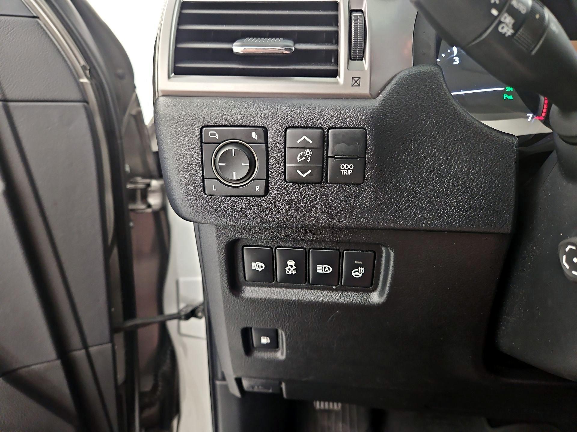 Thumbnail: 2022 Lexus GX - 13