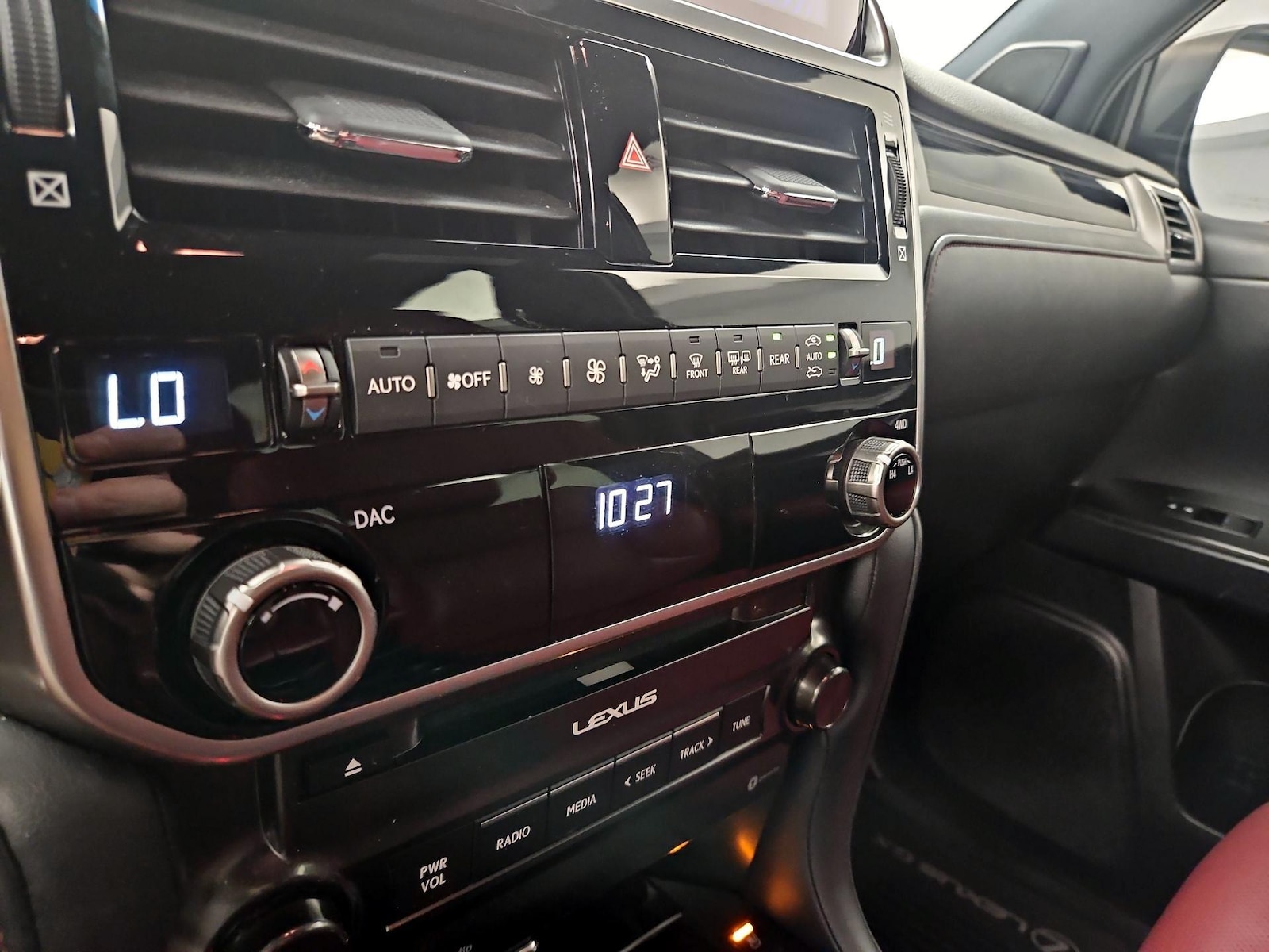 2022 Lexus GX Base - Photo 18