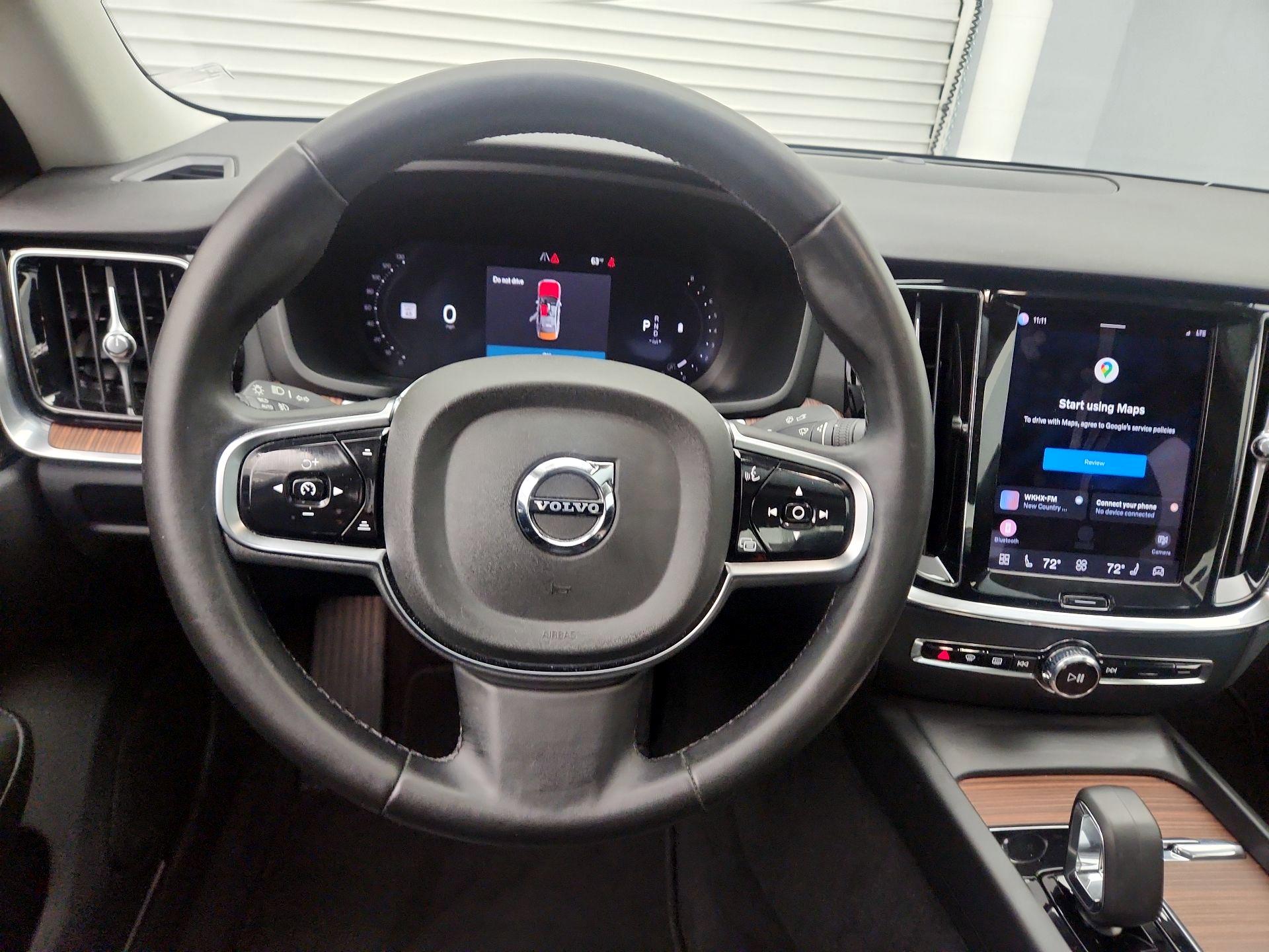 Thumbnail: 2024 Volvo S60 - 10