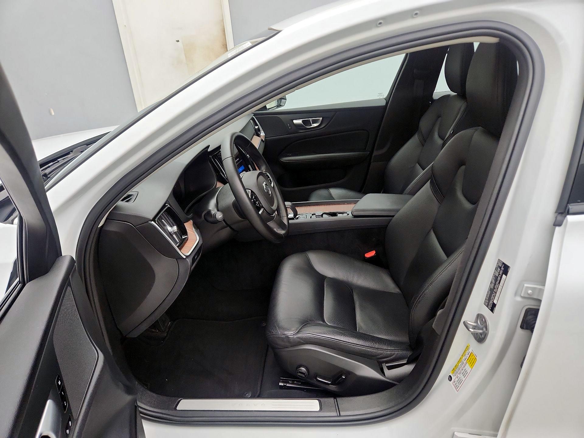 Thumbnail: 2024 Volvo S60 - 11