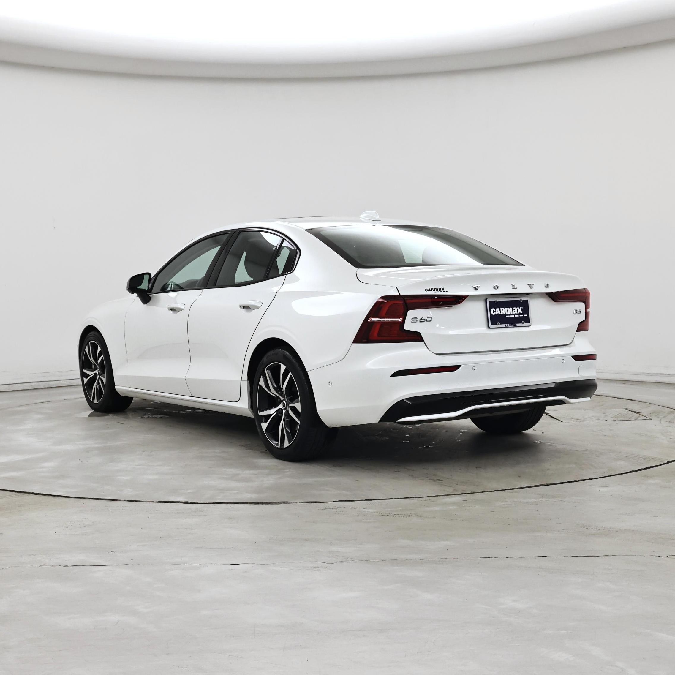 Thumbnail: 2024 Volvo S60 - 2