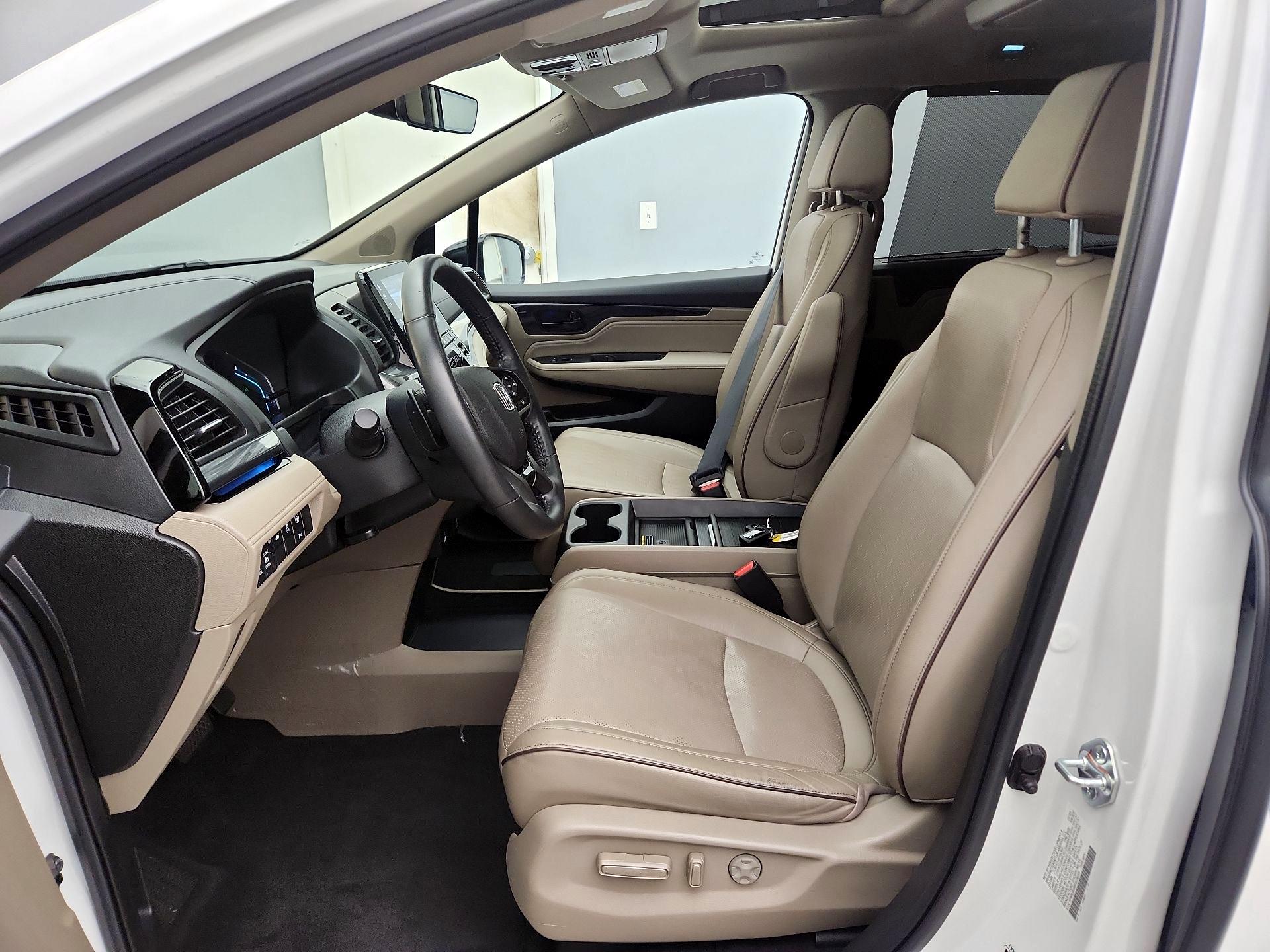 Thumbnail: 2023 Honda Odyssey - 11