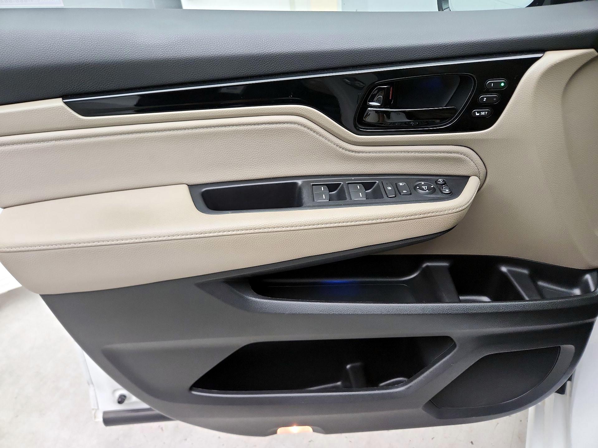 Thumbnail: 2023 Honda Odyssey - 12