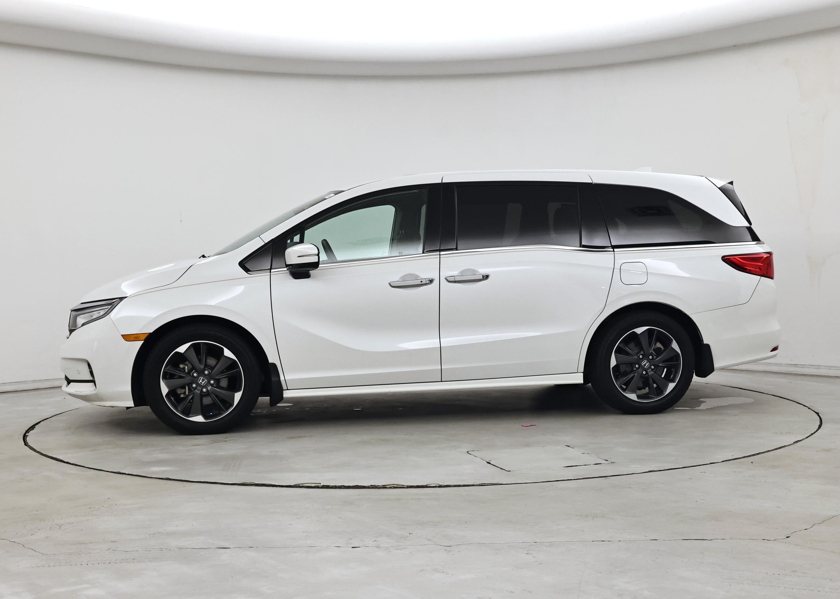 Thumbnail: 2023 Honda Odyssey - 3