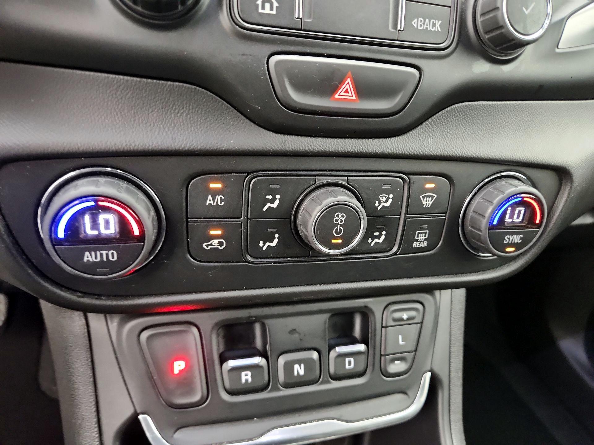Thumbnail: 2020 GMC Terrain - 16