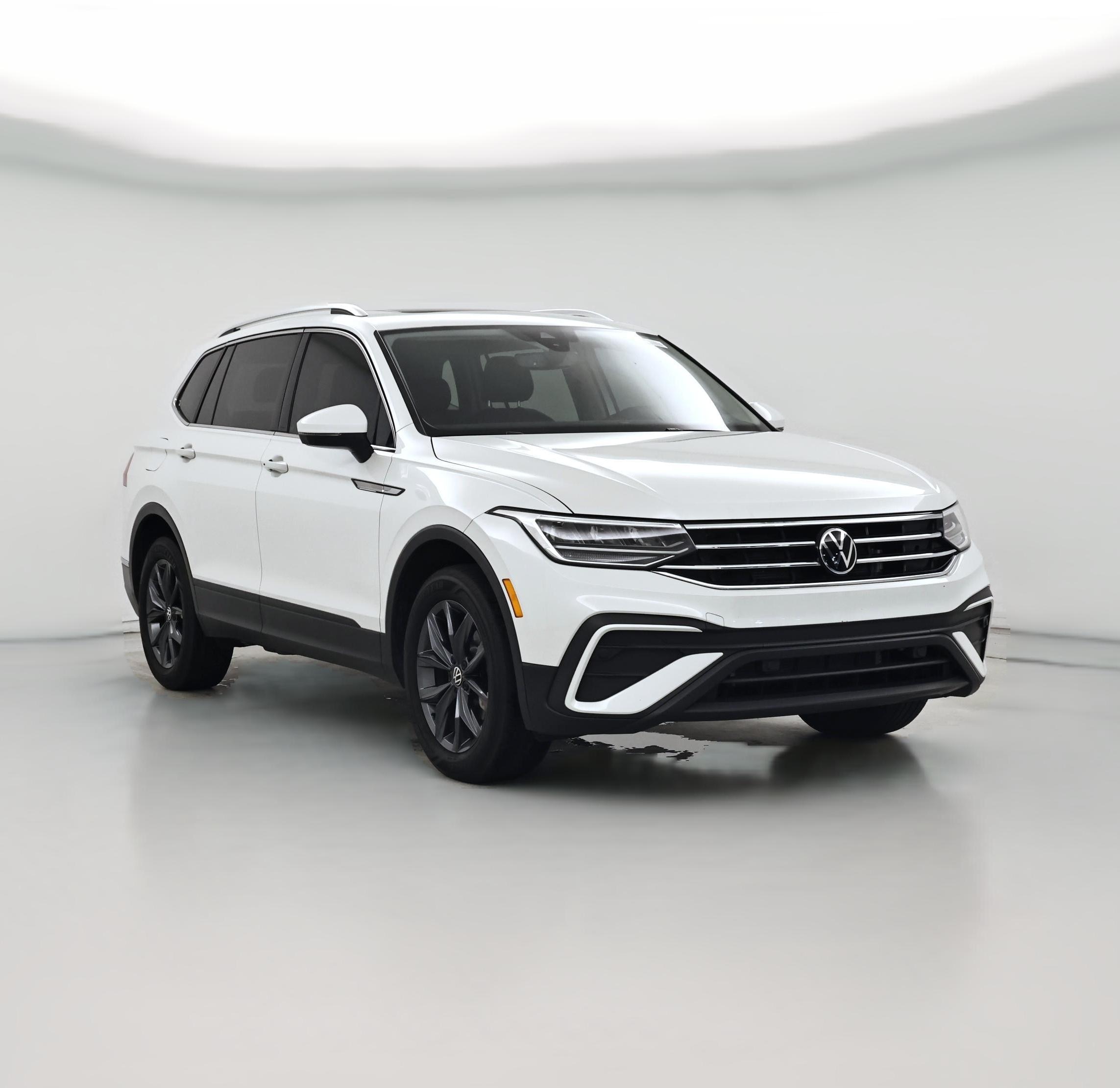 Thumbnail: 2023 Volkswagen Tiguan - 1