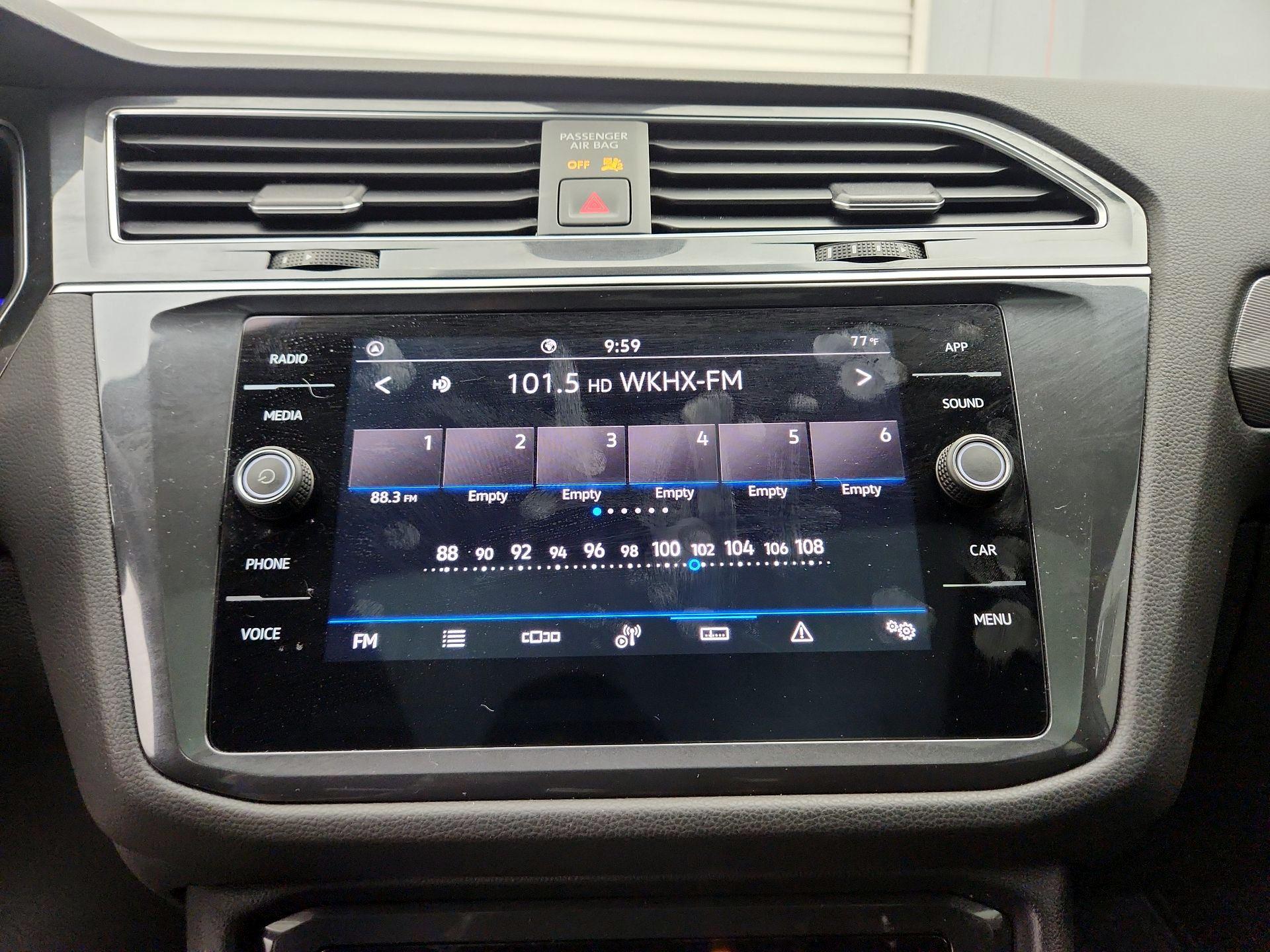 Thumbnail: 2023 Volkswagen Tiguan - 15