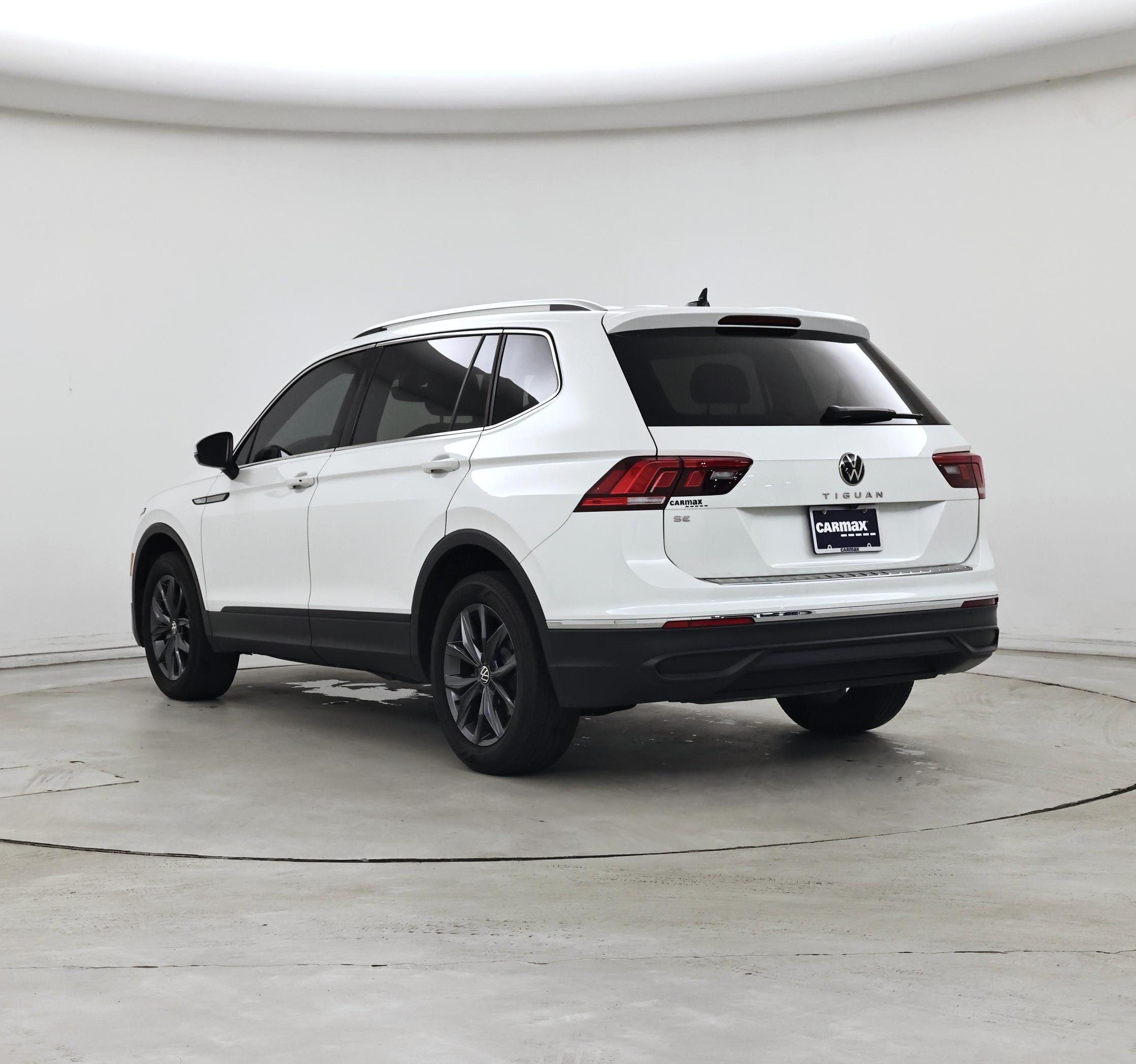 Thumbnail: 2023 Volkswagen Tiguan - 2