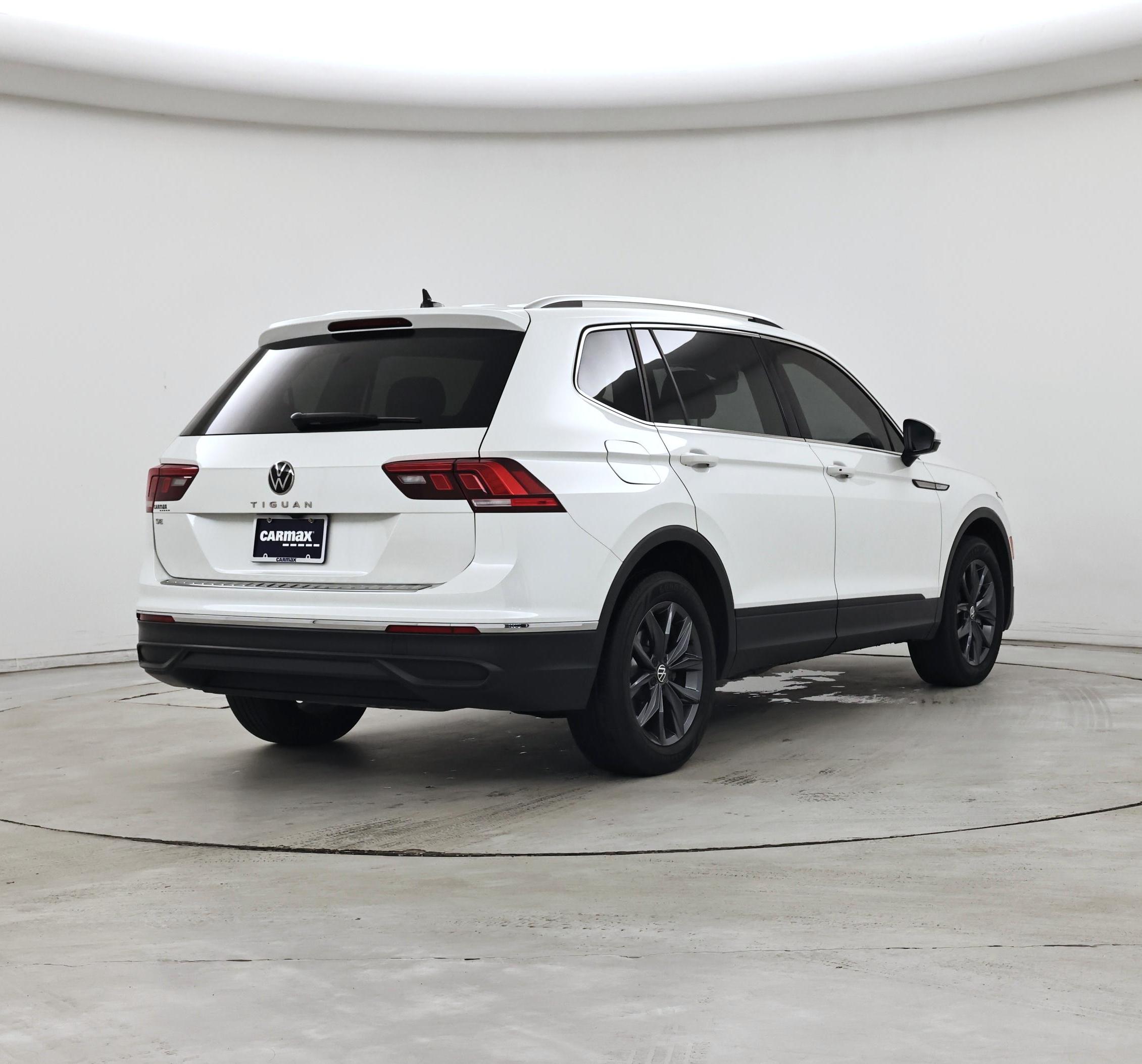 Thumbnail: 2023 Volkswagen Tiguan - 8