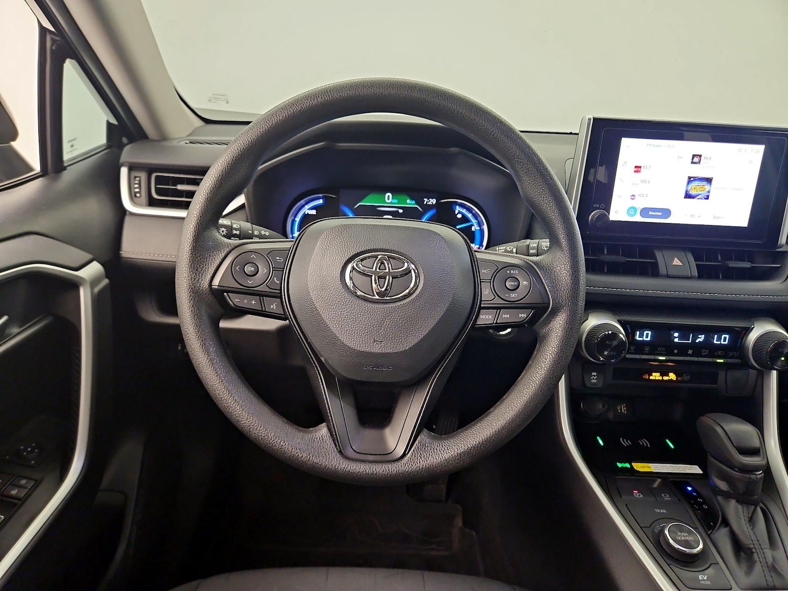 2025 Toyota RAV4 Woodland Edition - Photo 11