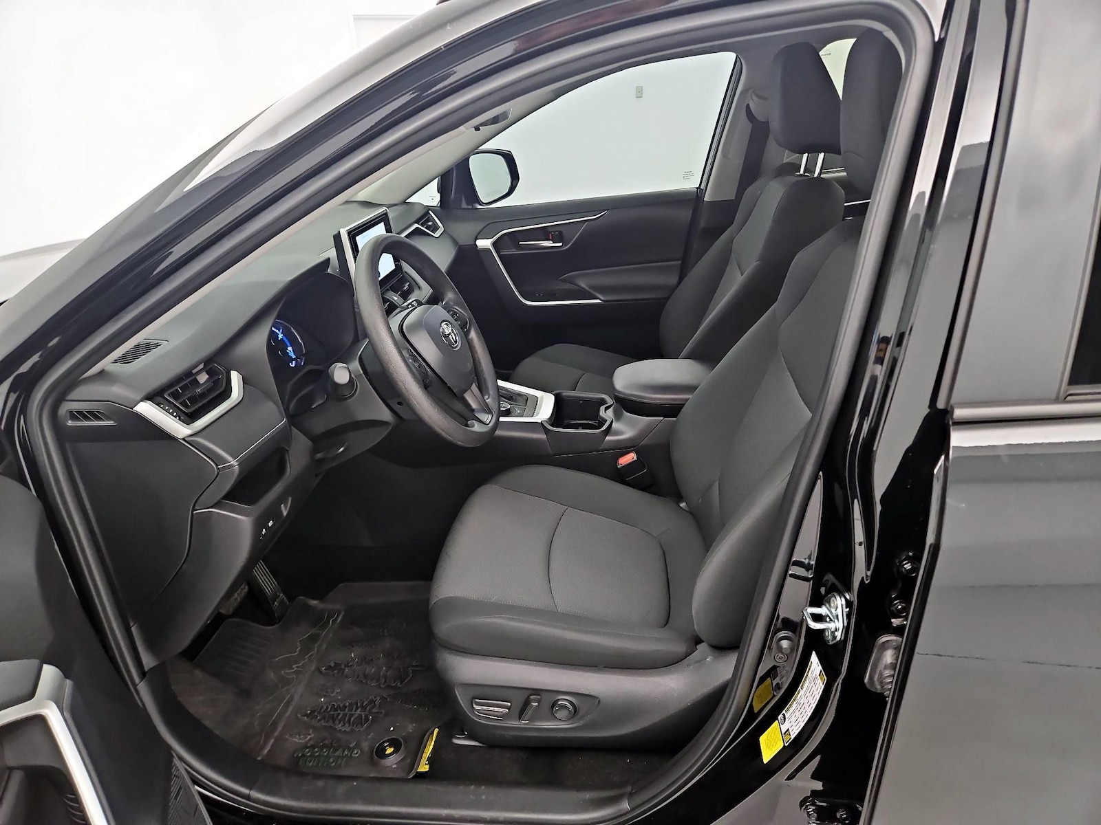 2025 Toyota RAV4 Woodland Edition - Photo 12