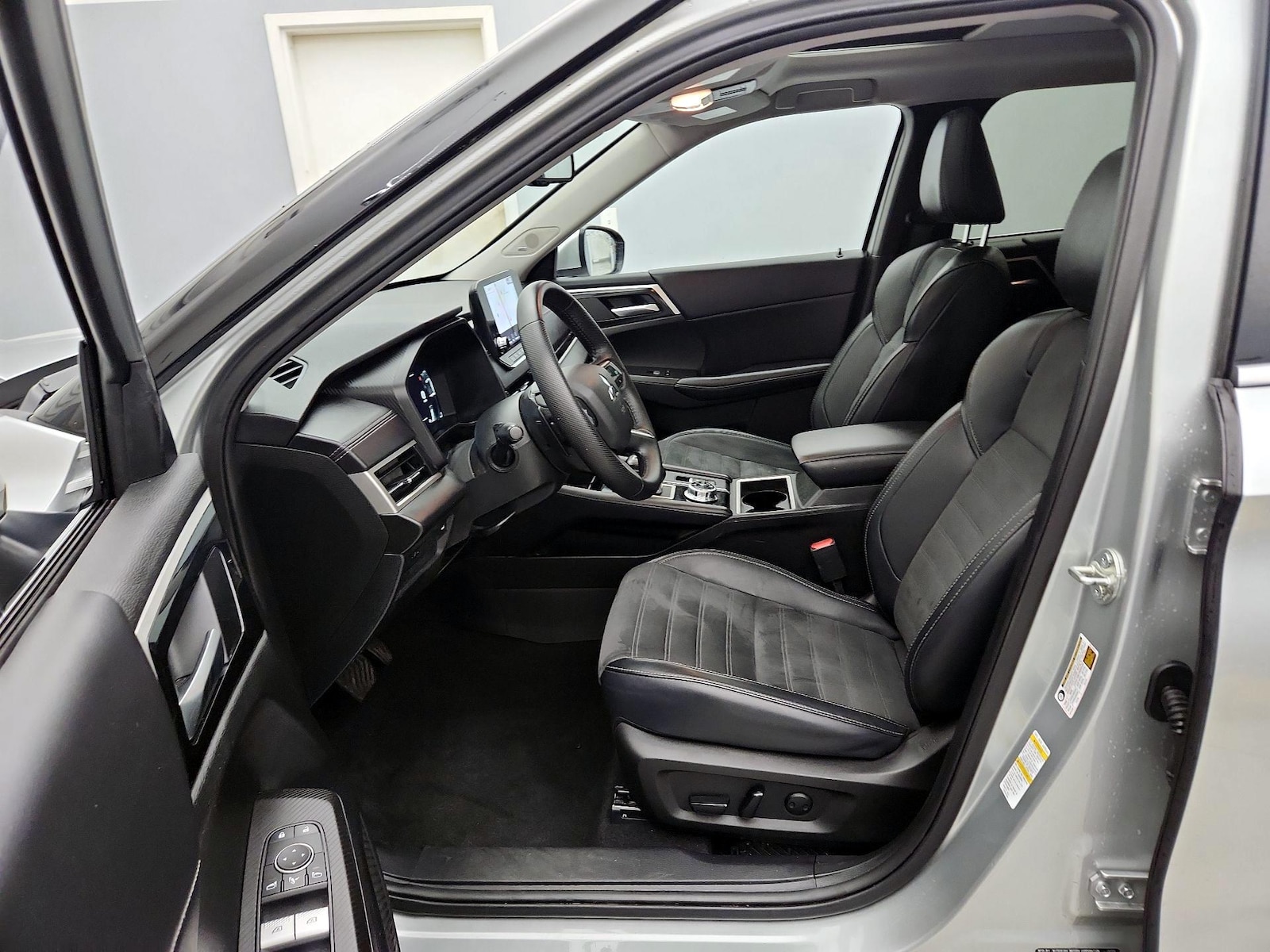2024 Mitsubishi Outlander SE - Photo 12