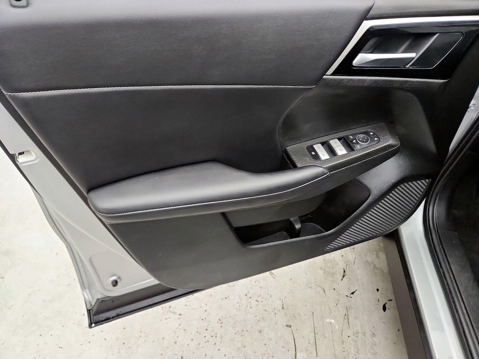 2024 Mitsubishi Outlander SE - Photo 13