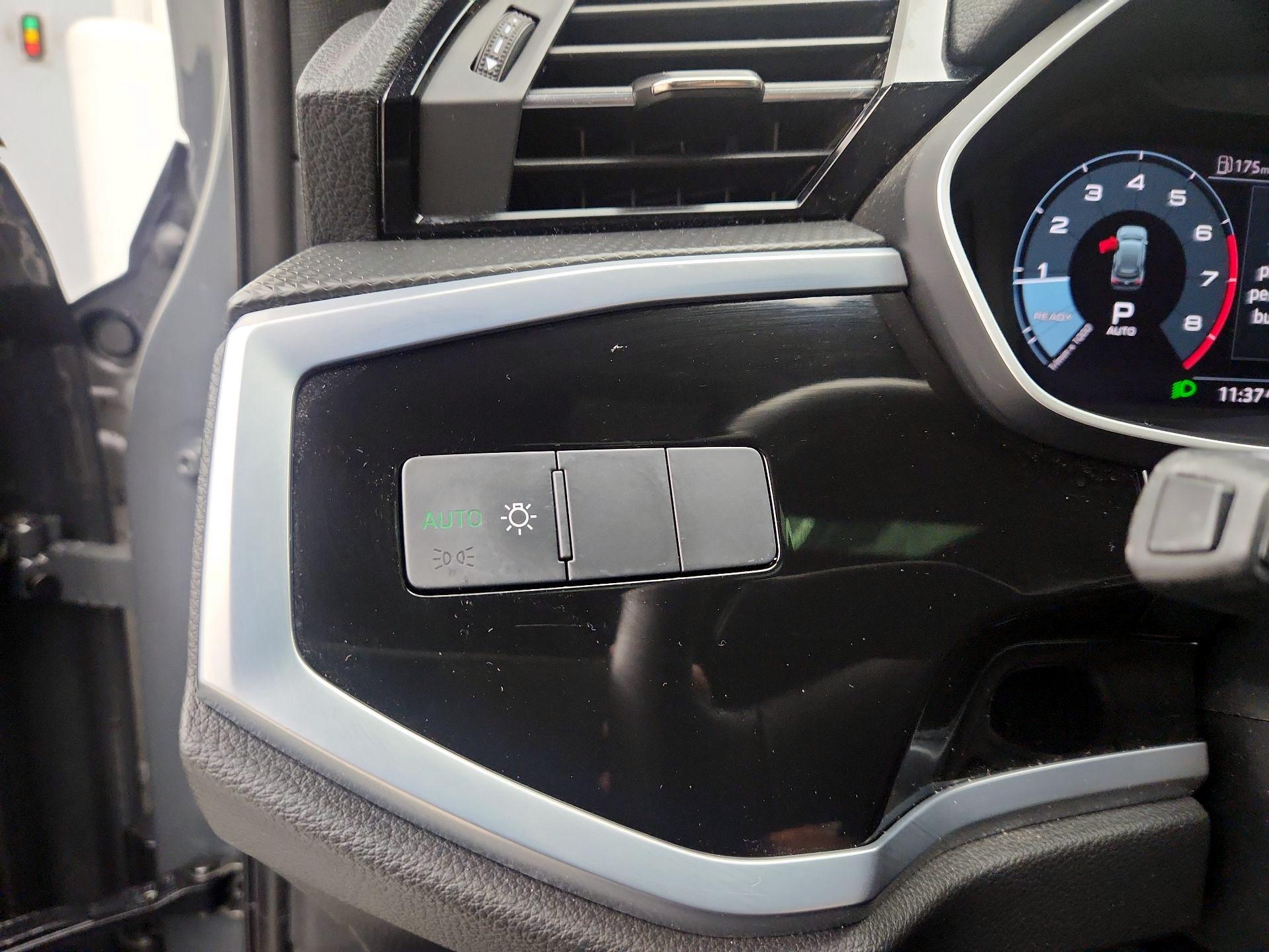 Thumbnail: 2022 Audi Q3 - 13