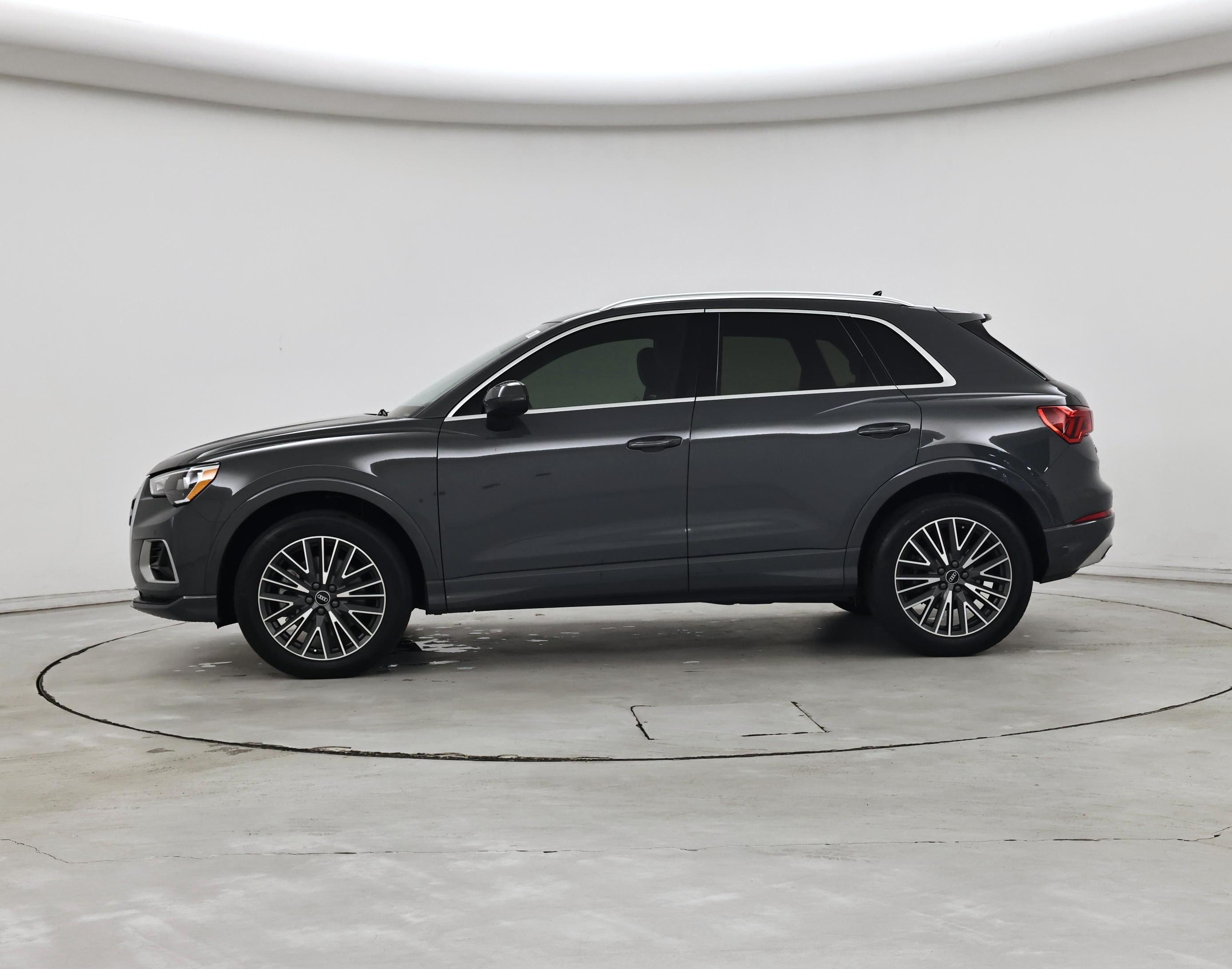 Thumbnail: 2022 Audi Q3 - 3