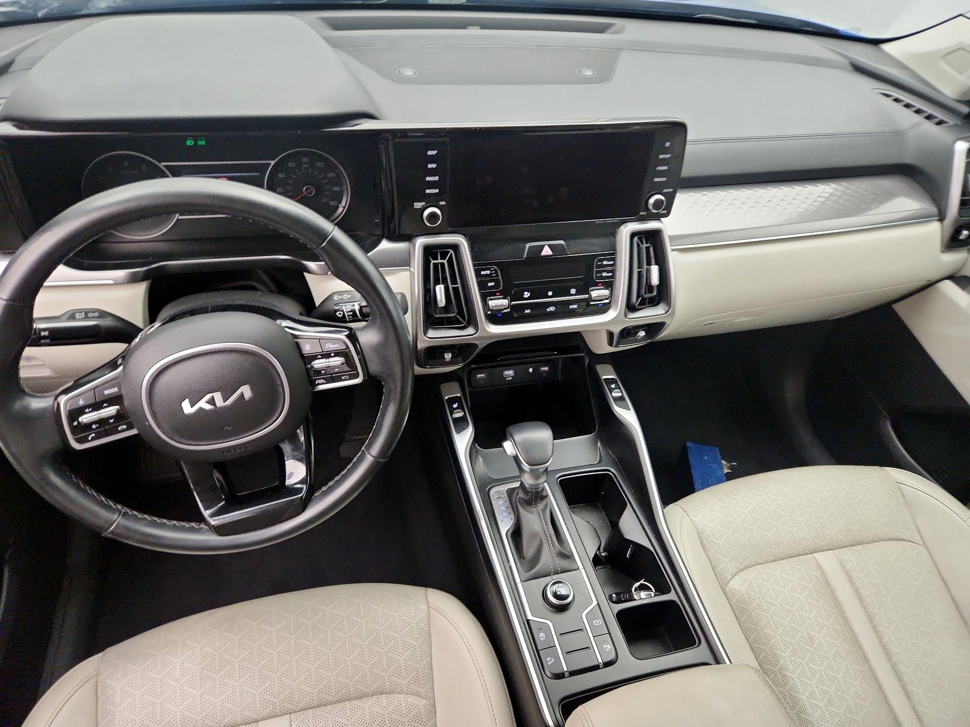 Thumbnail: 2023 Kia Sorento - 9