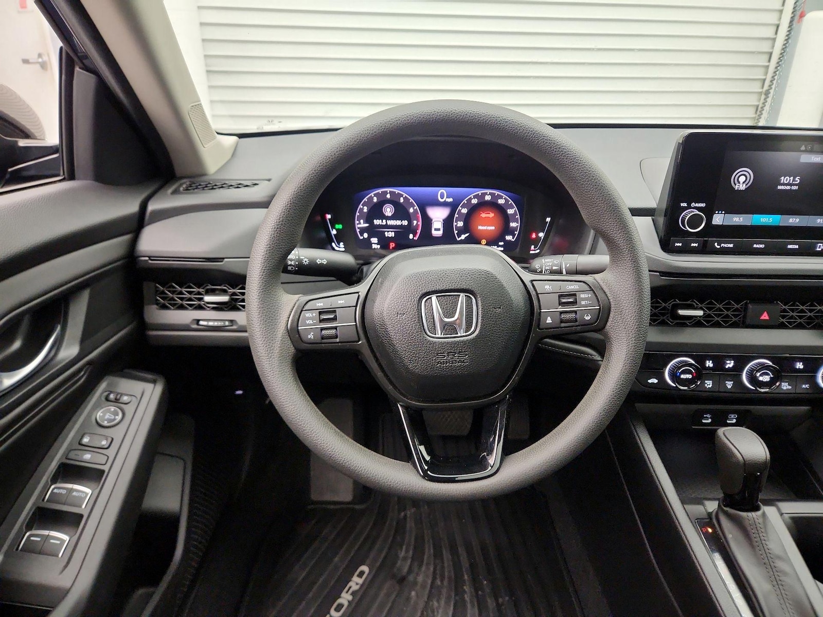 2025 Honda Accord SE - Photo 11