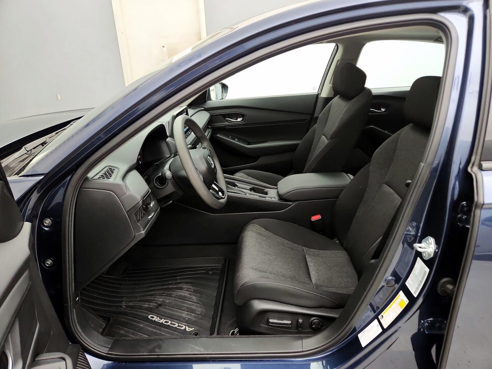 2025 Honda Accord SE - Photo 12