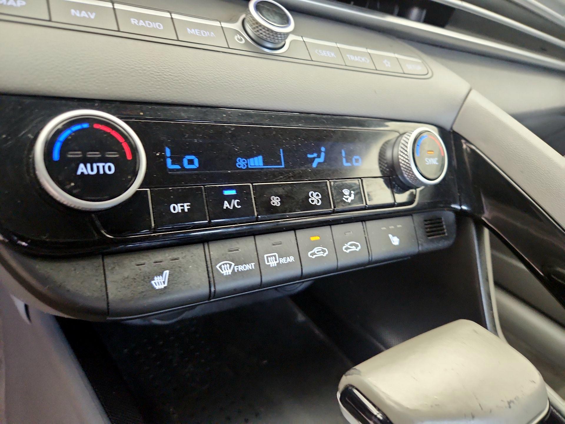 Thumbnail: 2023 Hyundai Elantra - 17