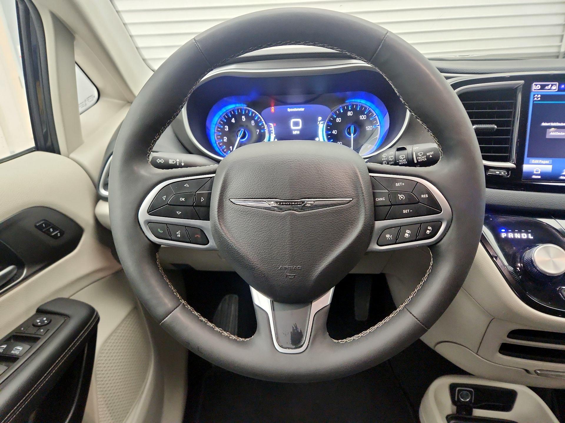 Thumbnail: 2024 Chrysler Pacifica - 10