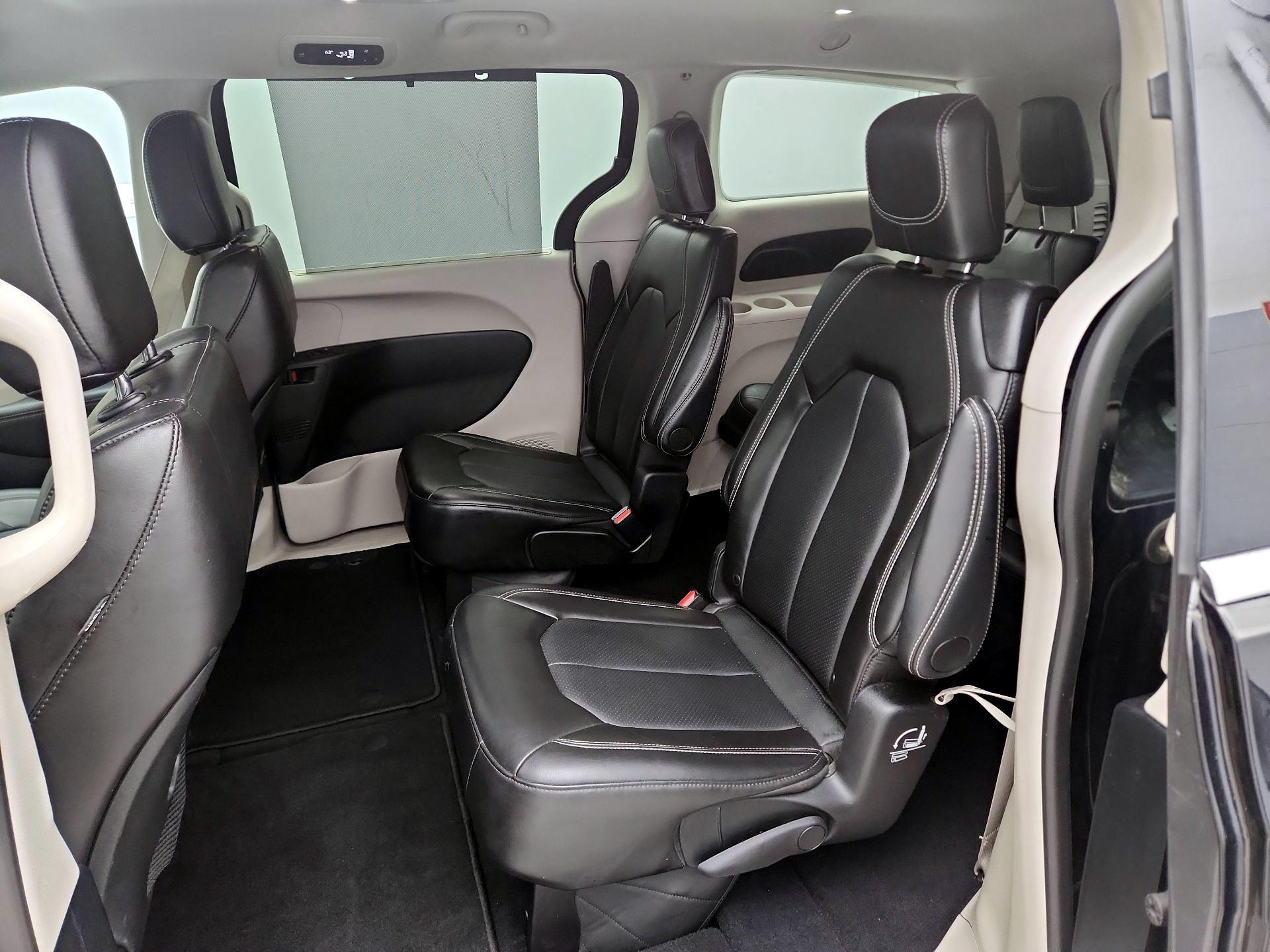 Thumbnail: 2024 Chrysler Pacifica - 19