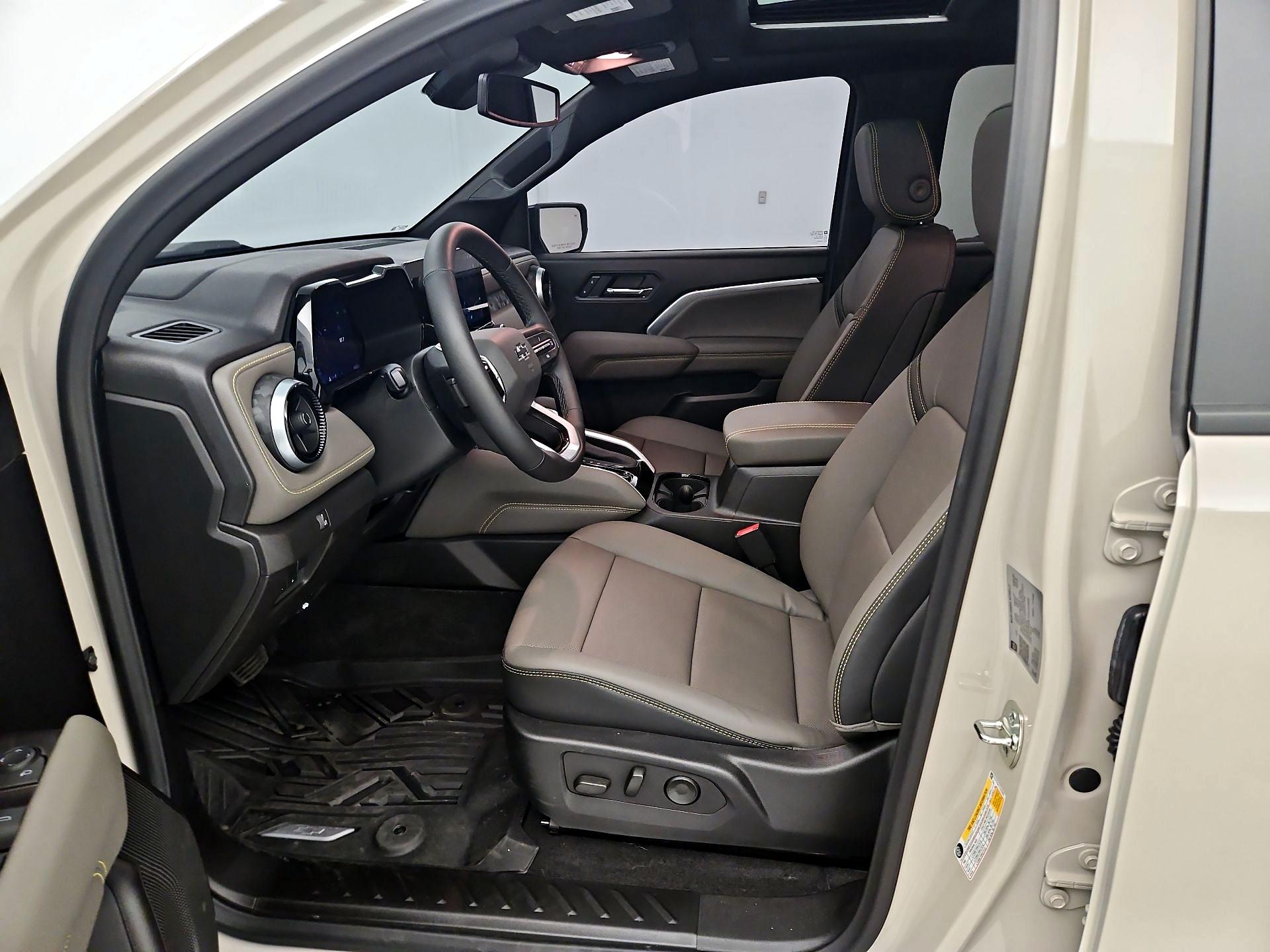 Thumbnail: 2026 Chevrolet Colorado - 11