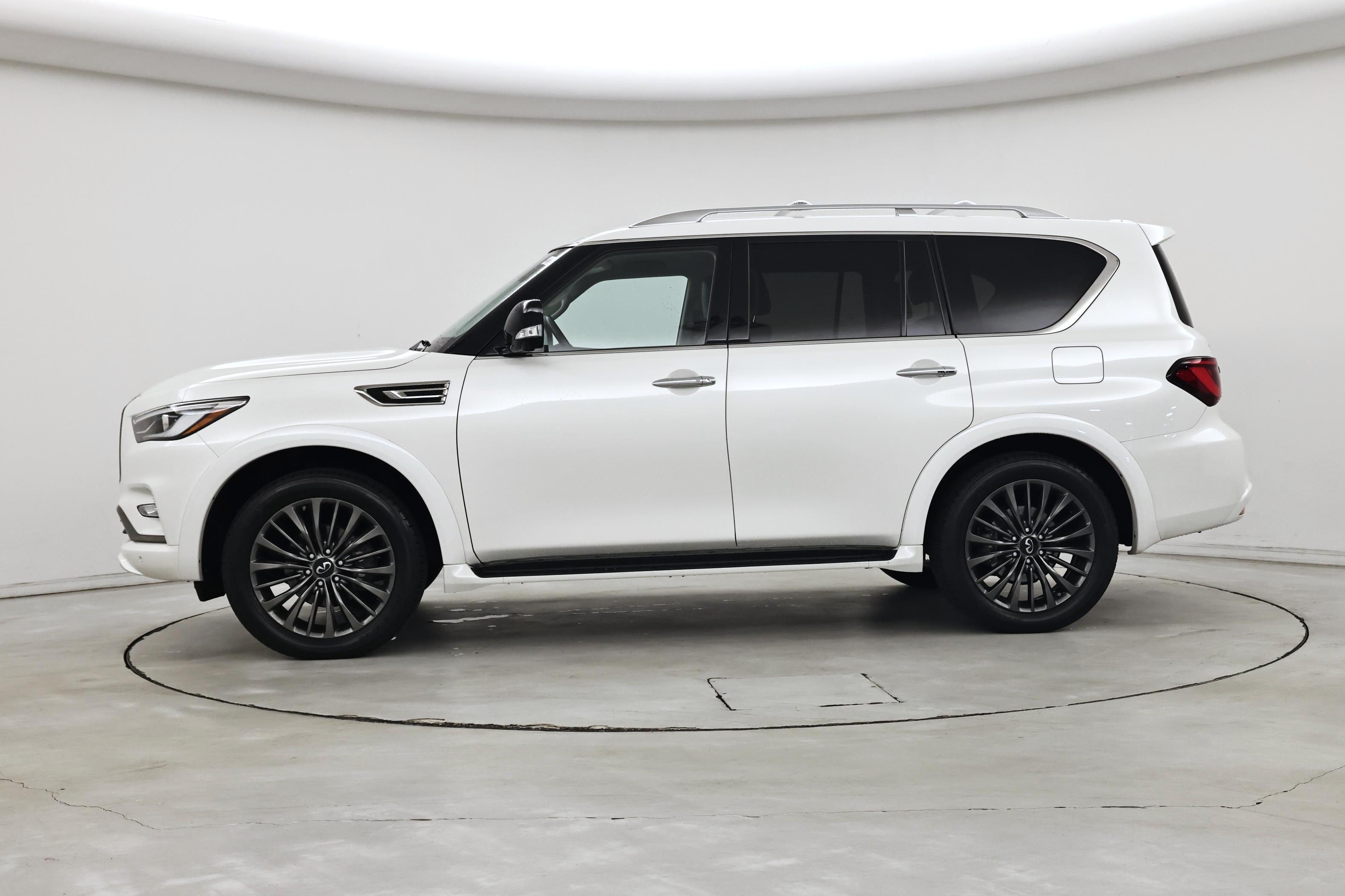 Thumbnail: 2023 INFINITI QX80 - 3