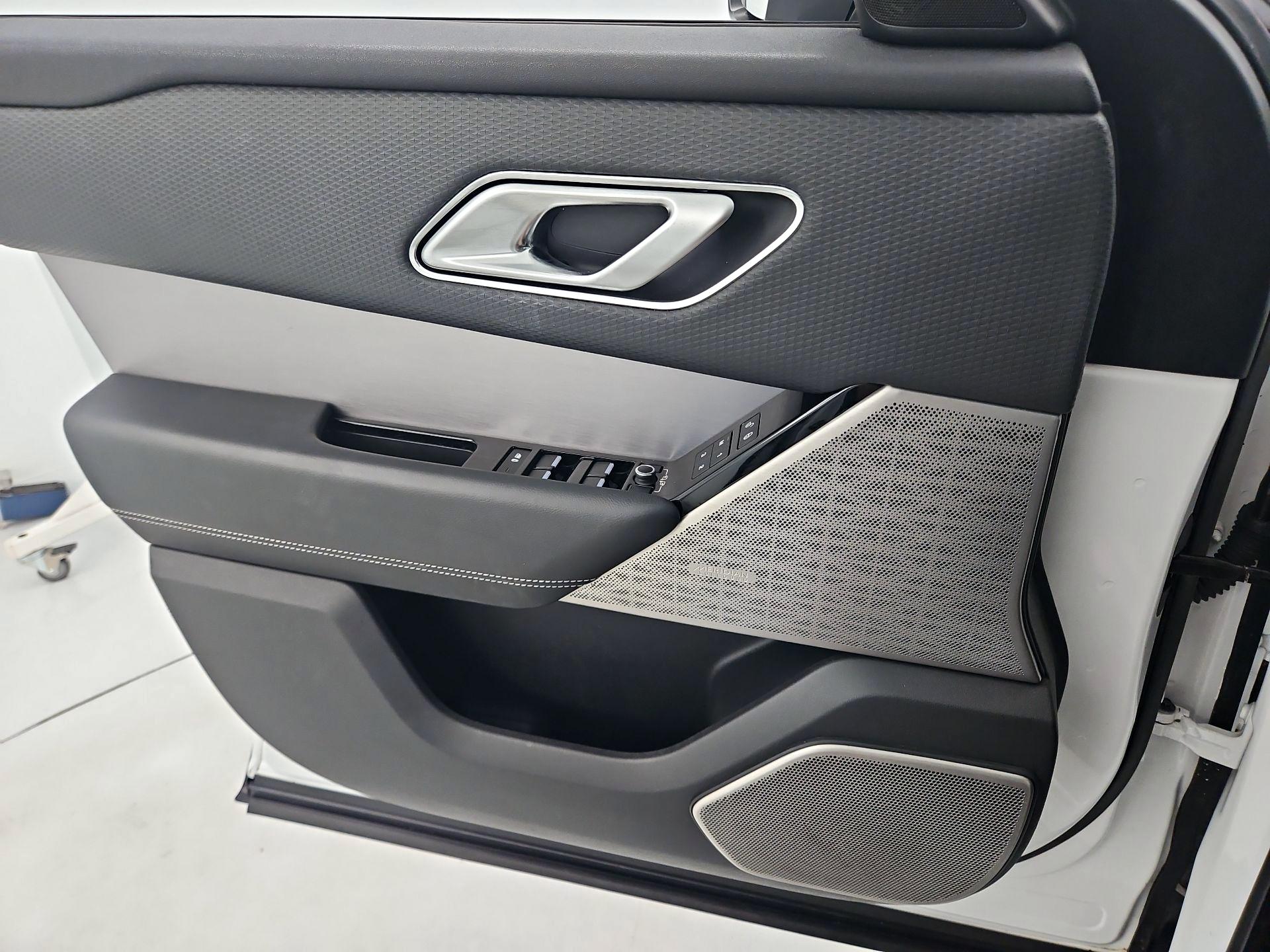Thumbnail: 2019 Land Rover Range Rover Velar - 12