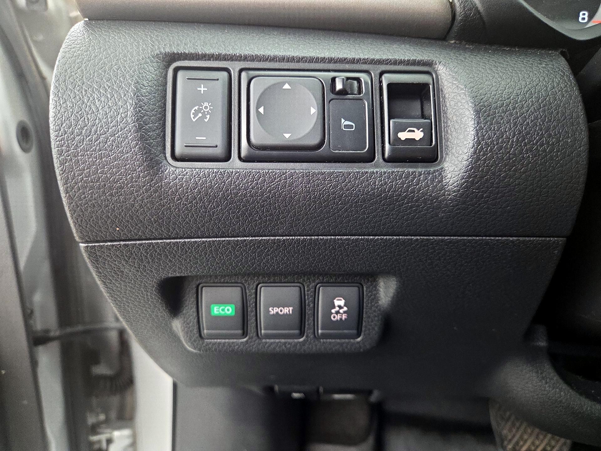 Thumbnail: 2014 Nissan Sentra - 13