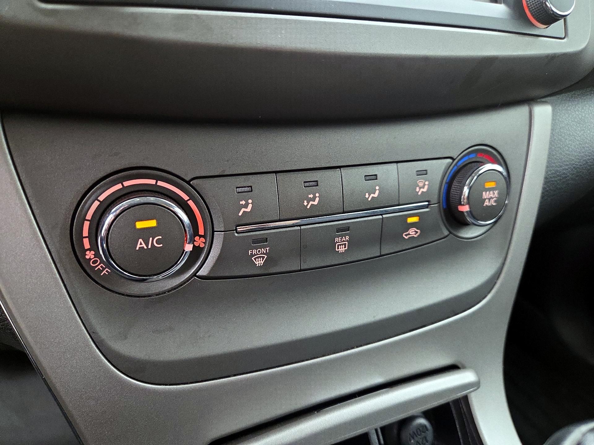 Thumbnail: 2014 Nissan Sentra - 17