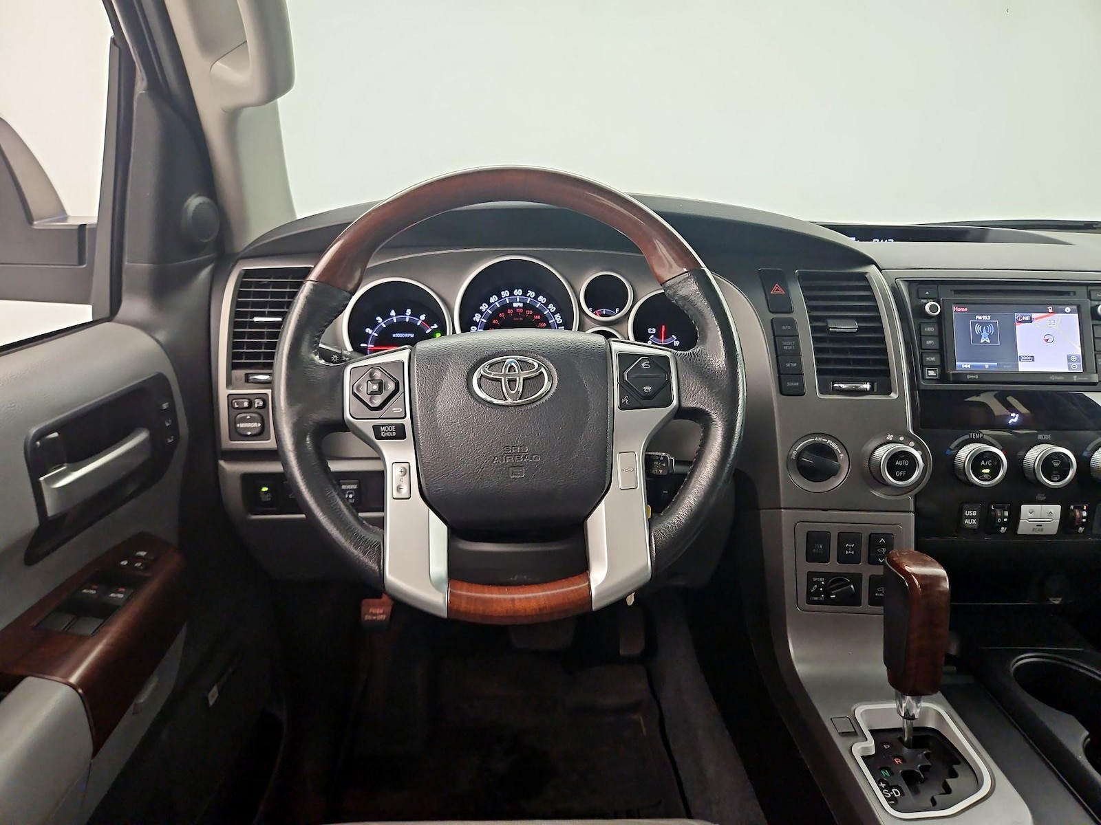 2016 Toyota Sequoia Platinum - Photo 11