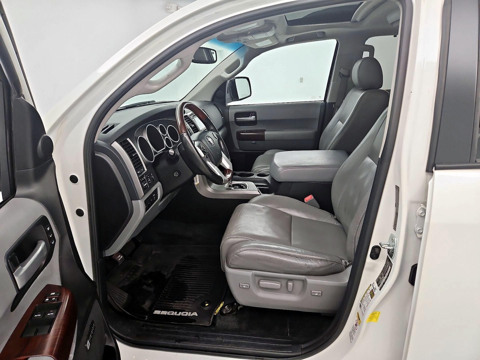 2016 Toyota Sequoia Platinum - Photo 12