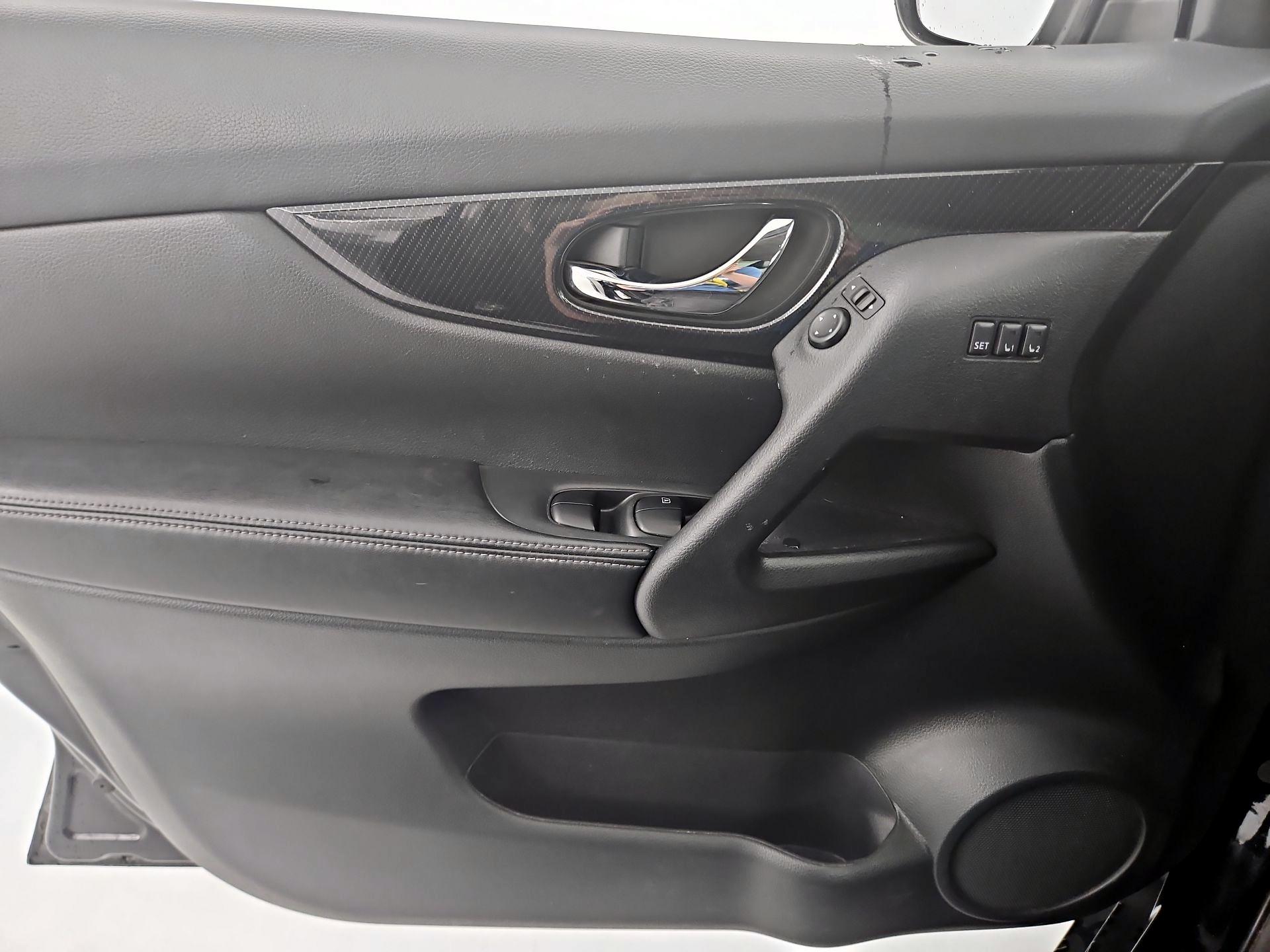Thumbnail: 2020 Nissan Rogue - 12