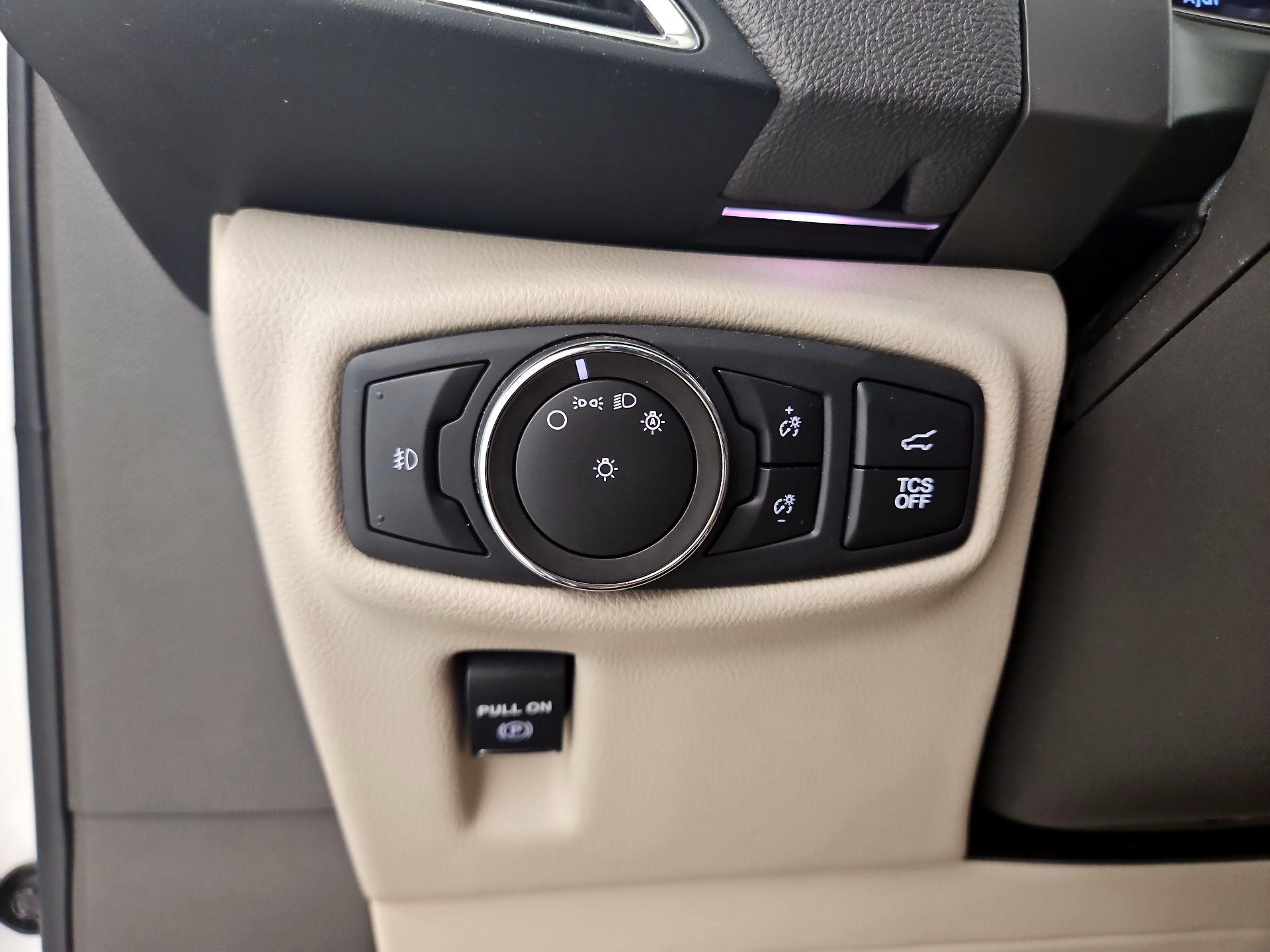 Thumbnail: 2020 Lincoln Nautilus - 13