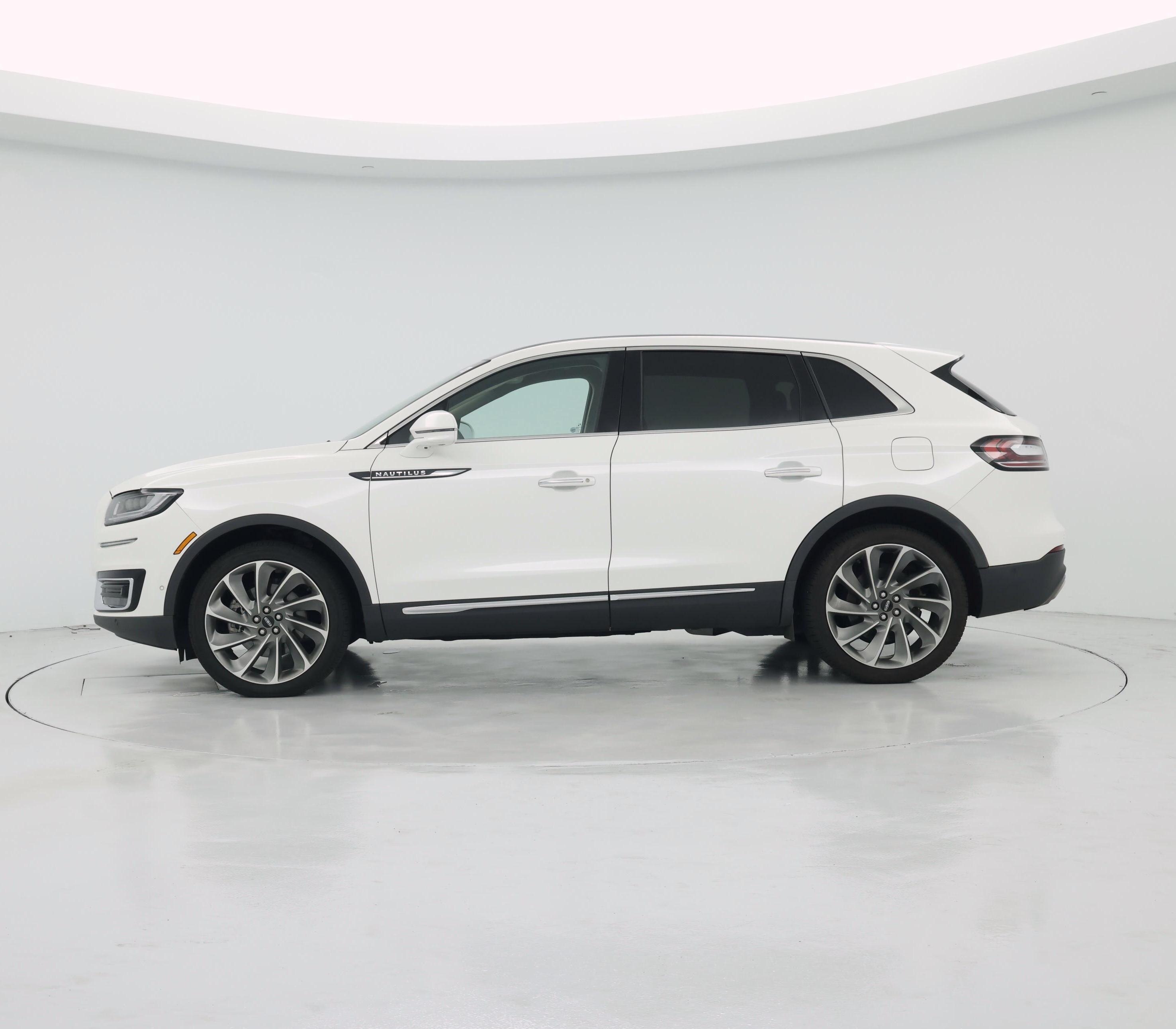 Thumbnail: 2020 Lincoln Nautilus - 3