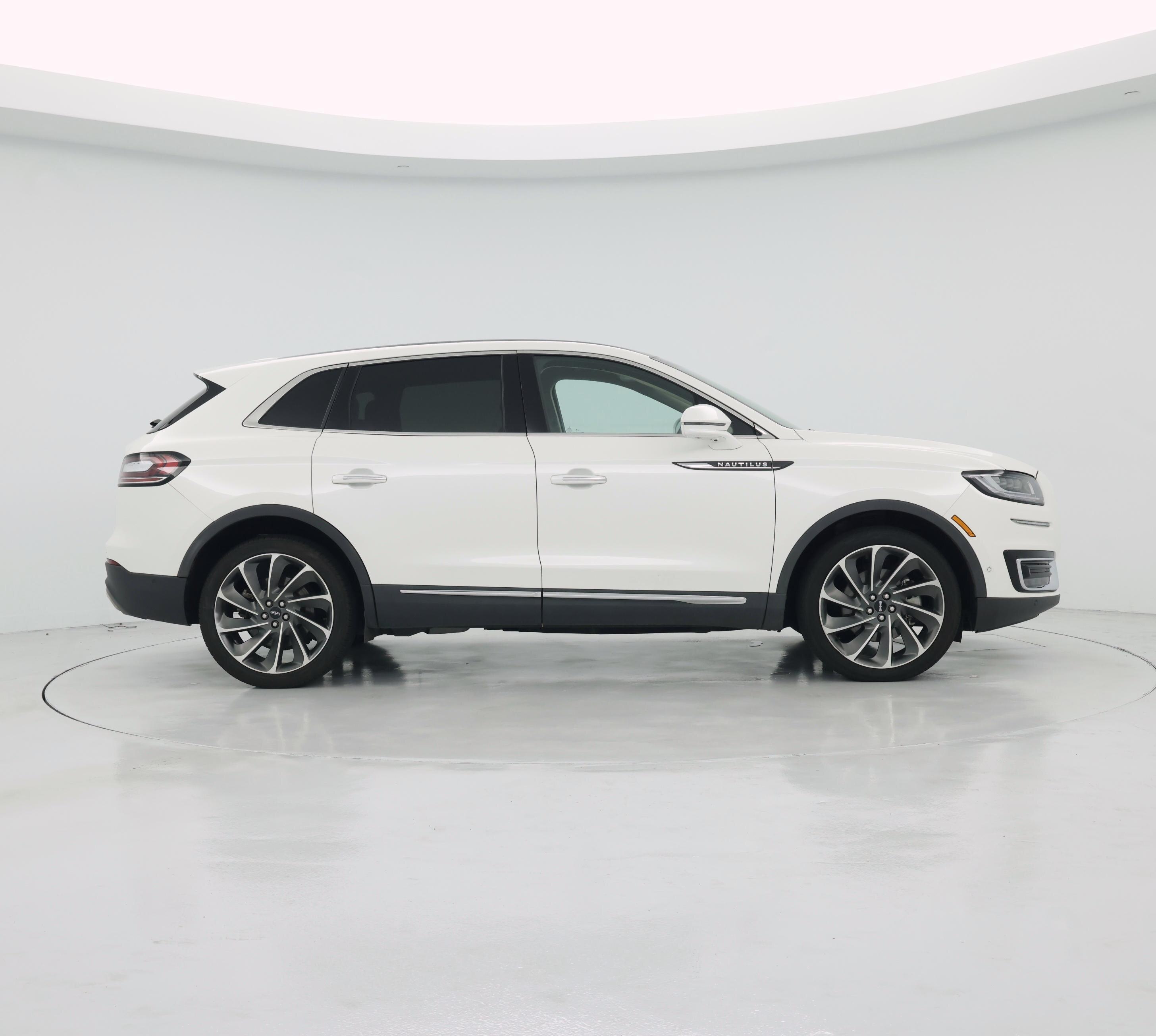 Thumbnail: 2020 Lincoln Nautilus - 7