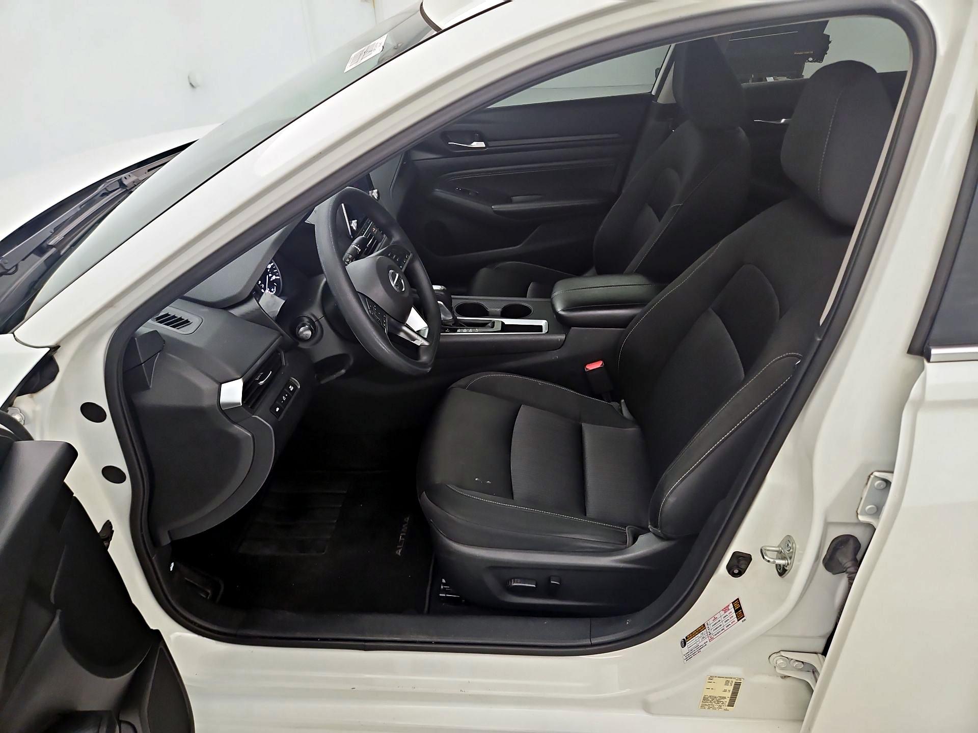 Thumbnail: 2019 Nissan Altima - 11