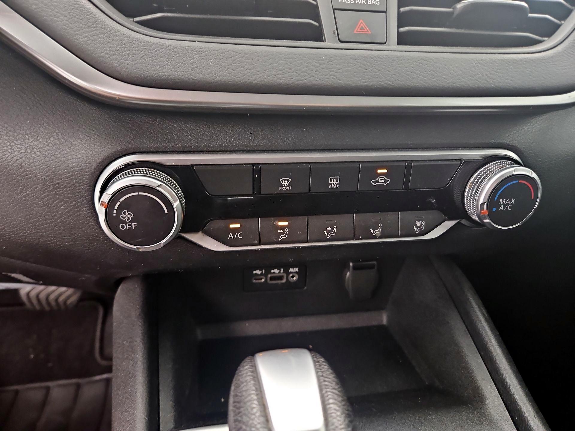 Thumbnail: 2019 Nissan Altima - 16