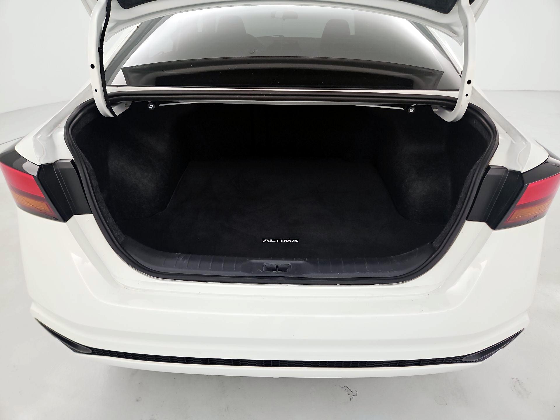 Thumbnail: 2019 Nissan Altima - 20