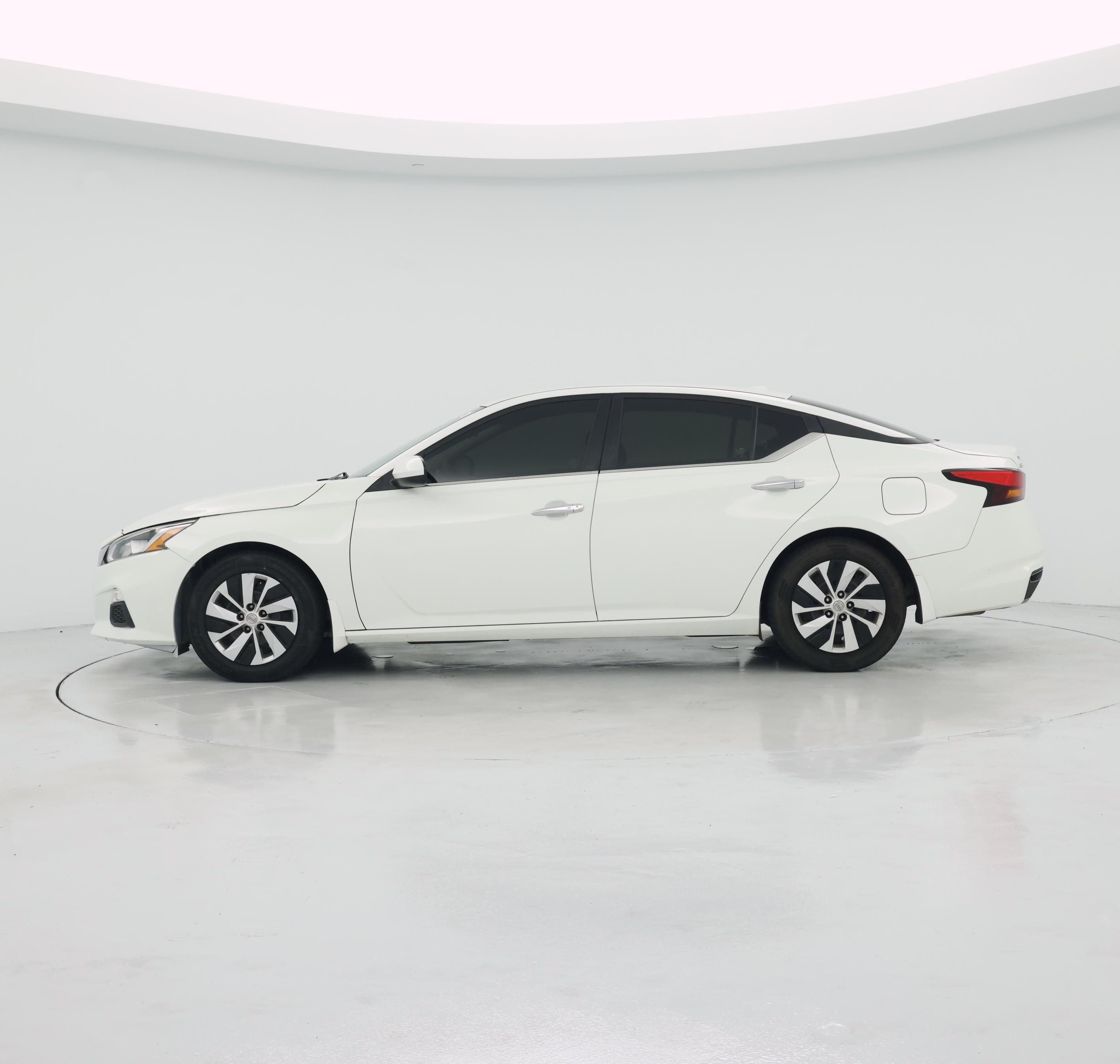 Thumbnail: 2019 Nissan Altima - 3