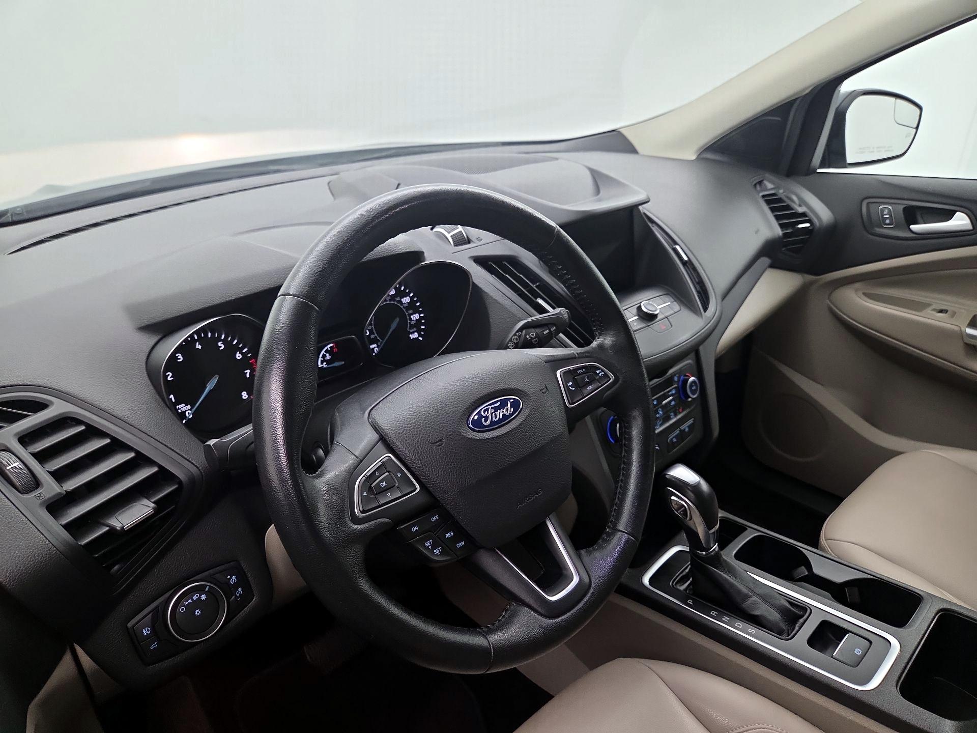 Thumbnail: 2019 Ford Escape - 9
