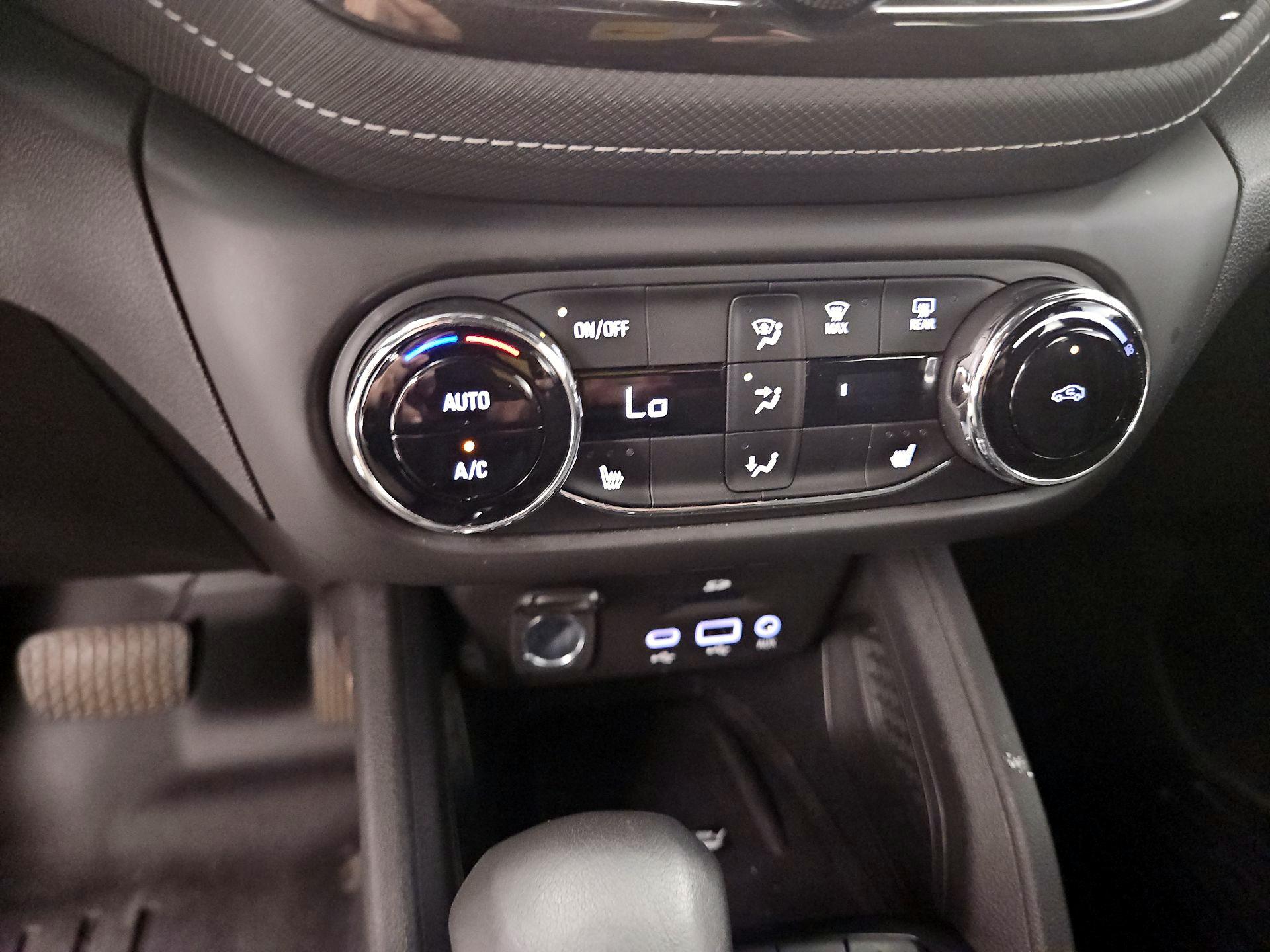 Thumbnail: 2022 Chevrolet TrailBlazer - 16