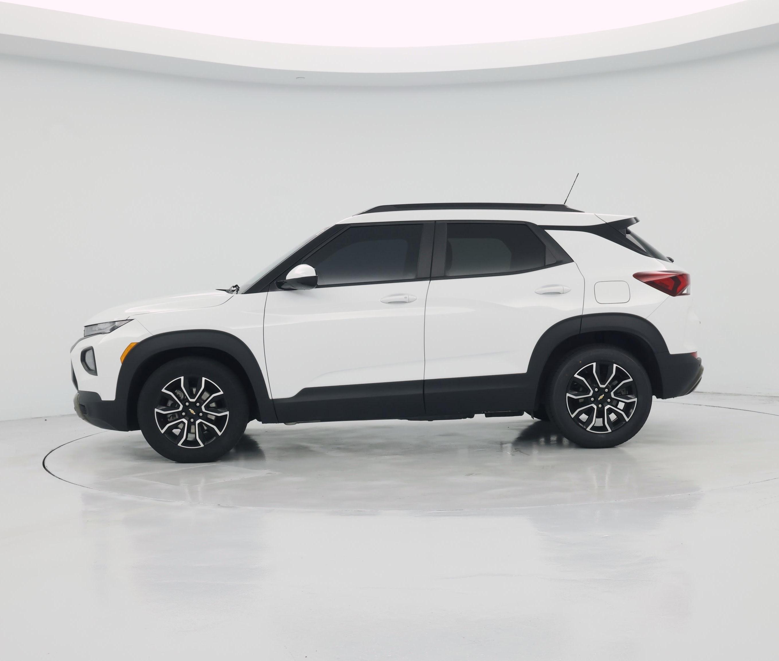 Thumbnail: 2022 Chevrolet TrailBlazer - 3